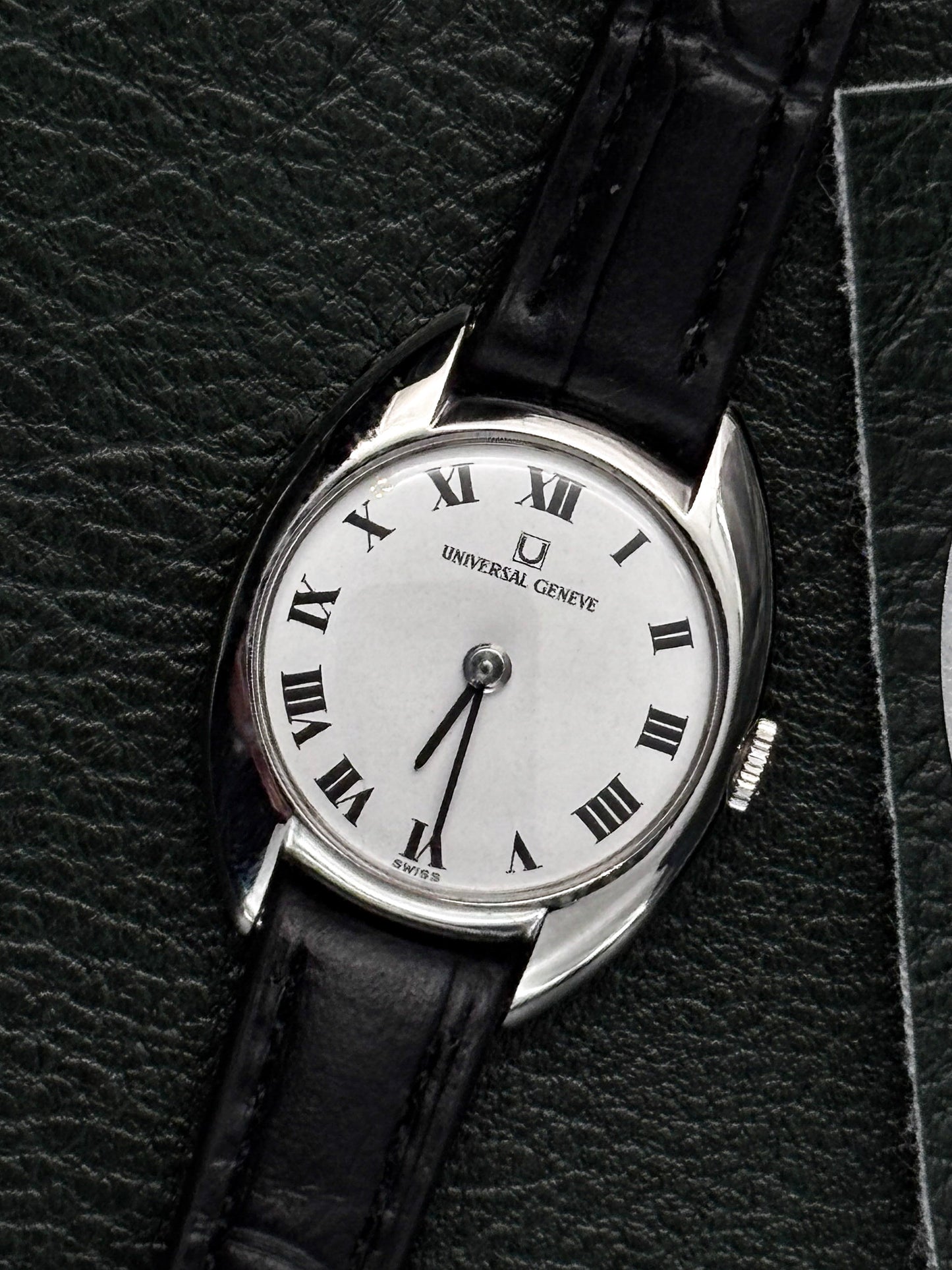 Universal Genève ladies - white shadow design