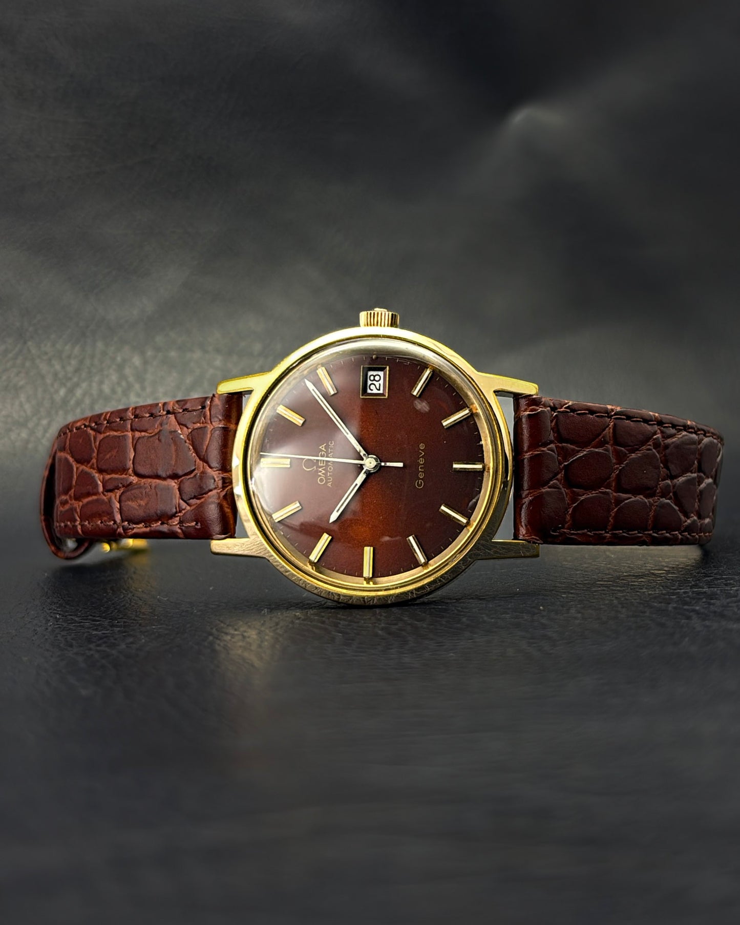 Omega Genève Automatic | Rare Burgundy Dial