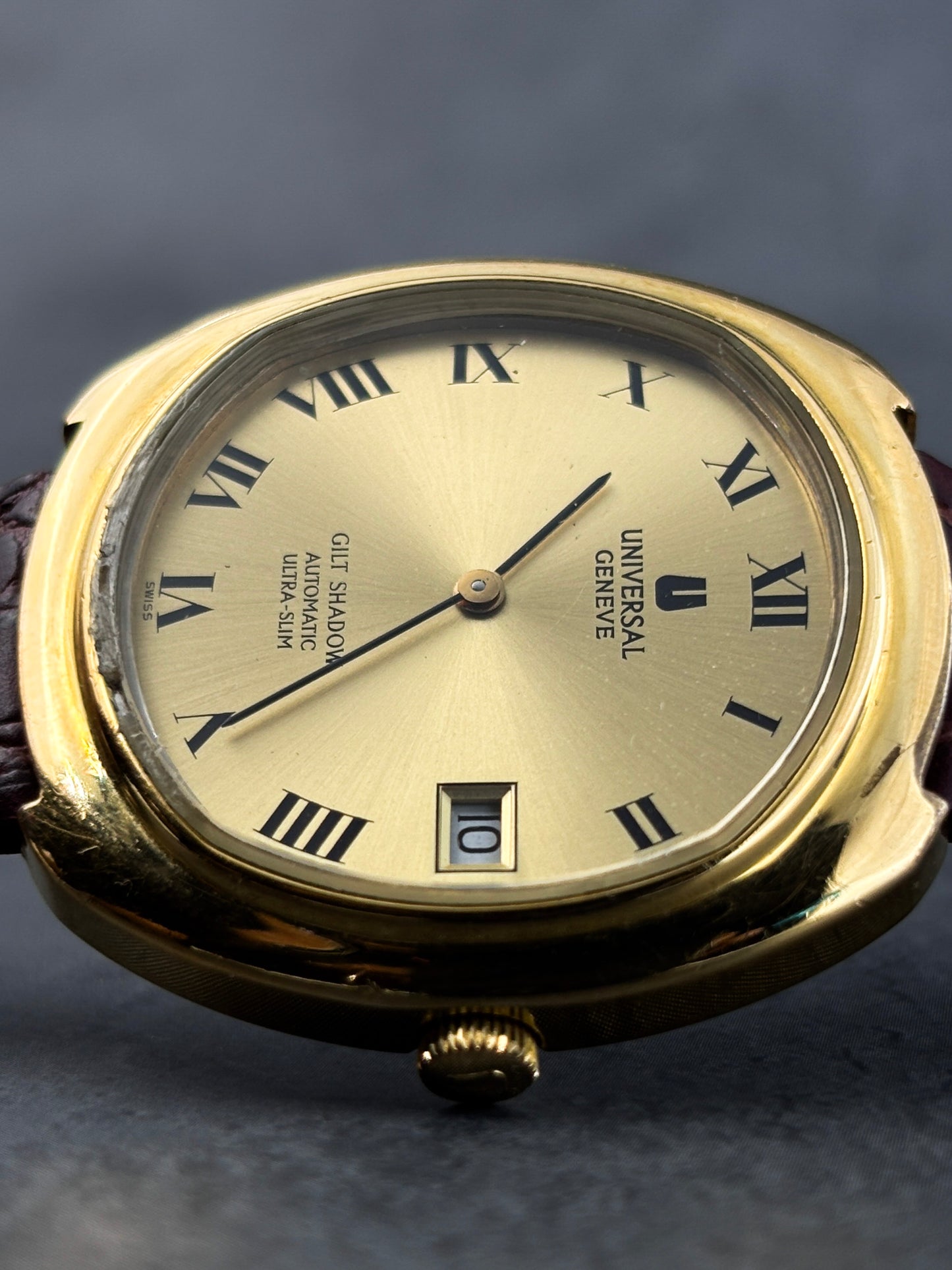 Universal Geneve Gilt Shadow Ultra Slim Automatic