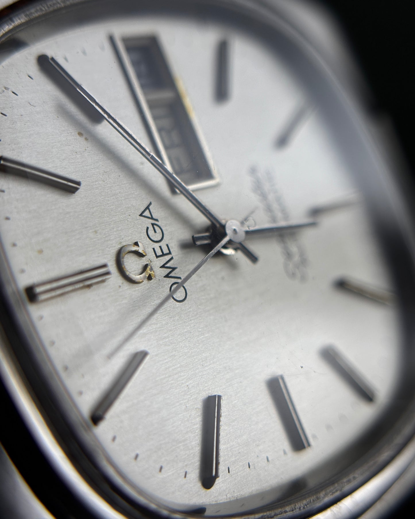 Omega Seamaster Day-Date | TV Case