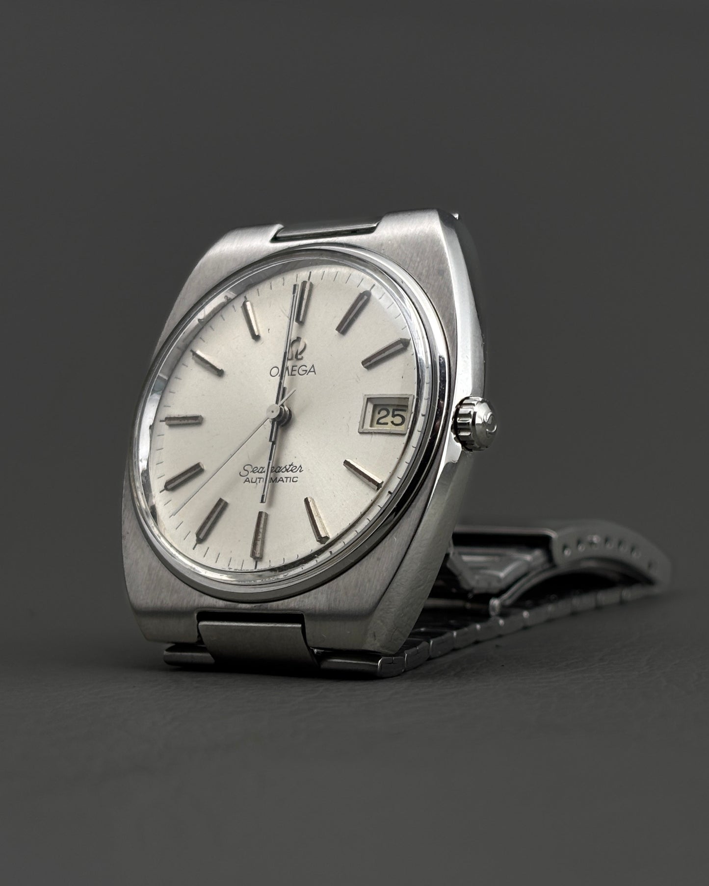 Omega Seamaster - TV Case