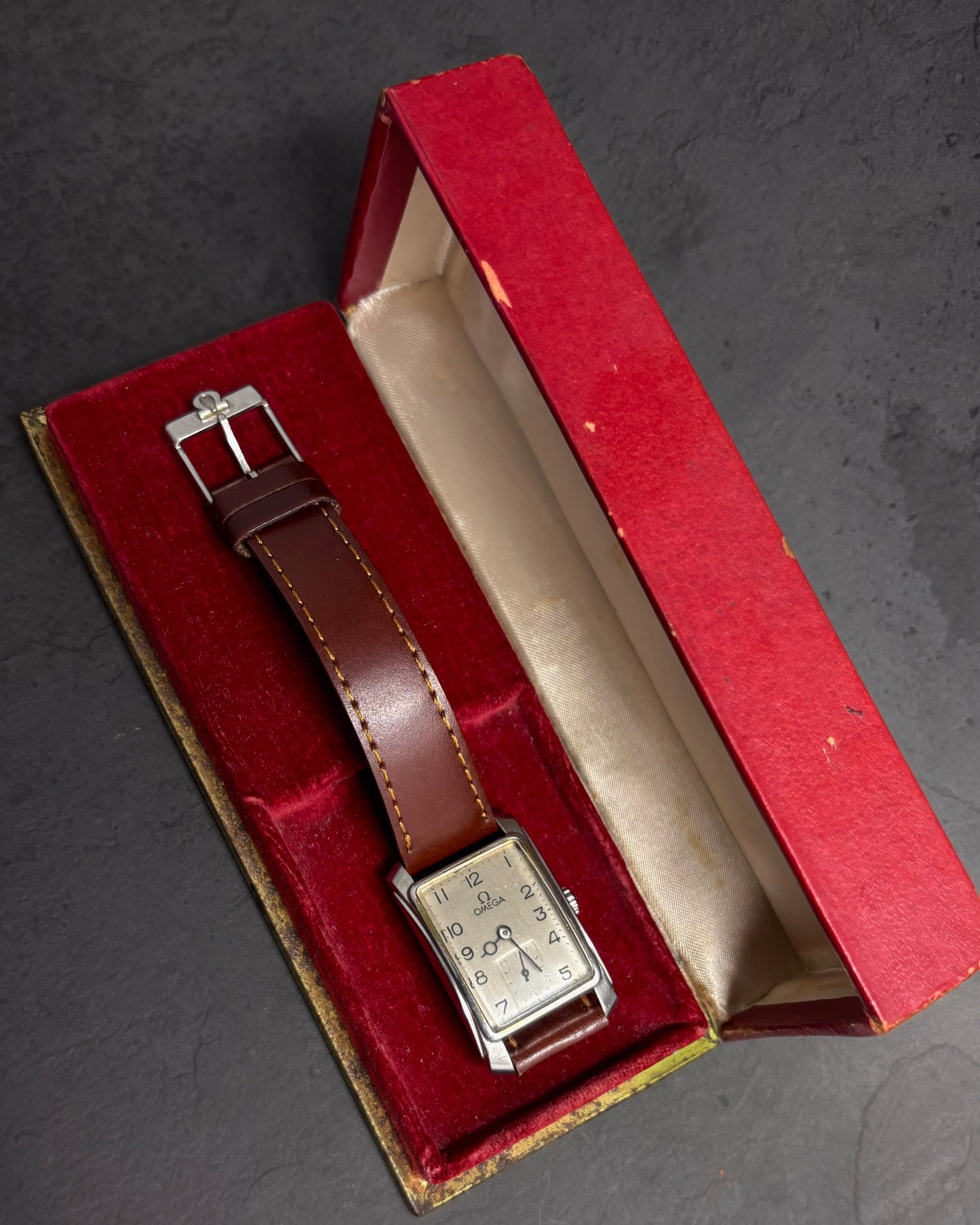 Omega Sub-Second Curvex
