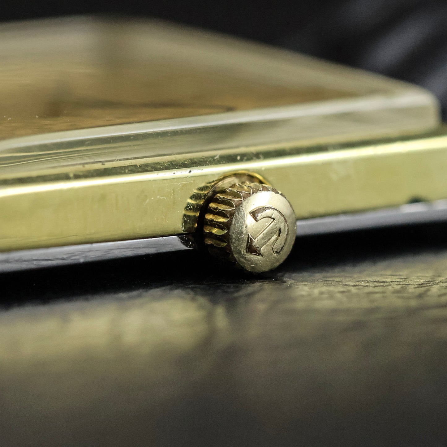 Omega Tank Genève