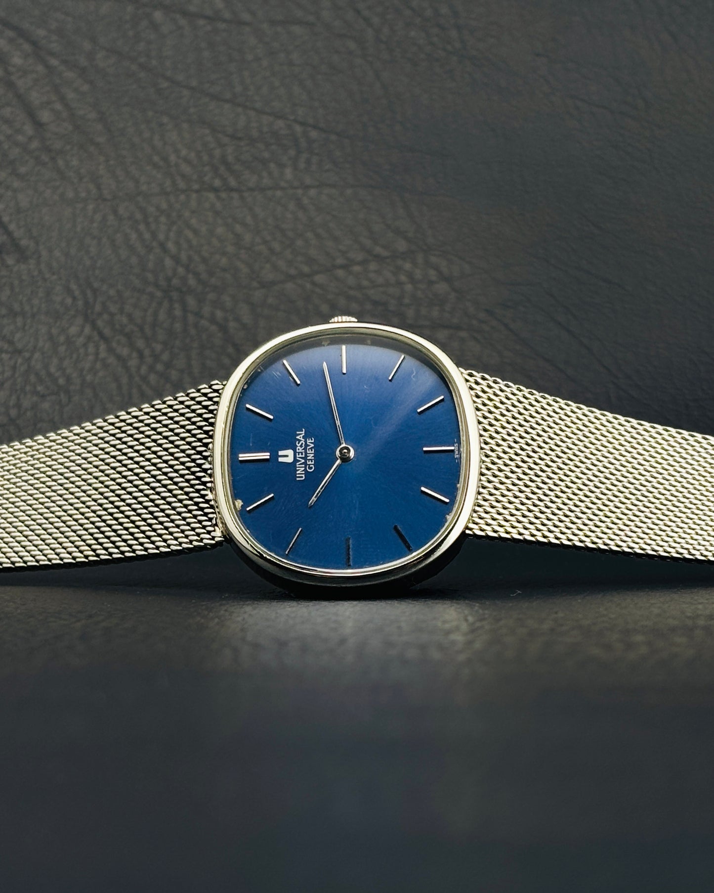 Universal Genève Sigma Blue Ellipse