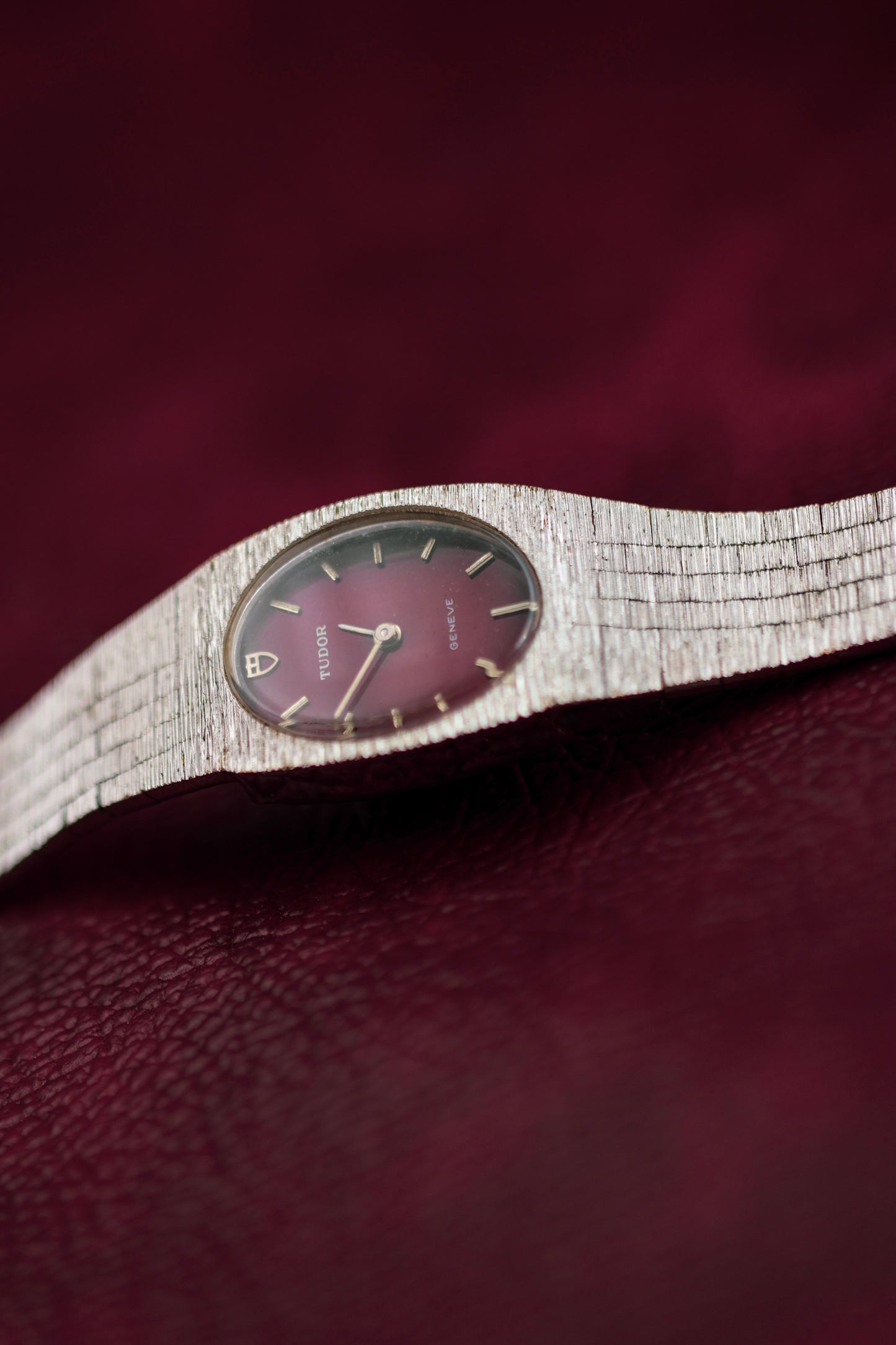 Tudor Lady | Ruby Red Dial | Textured