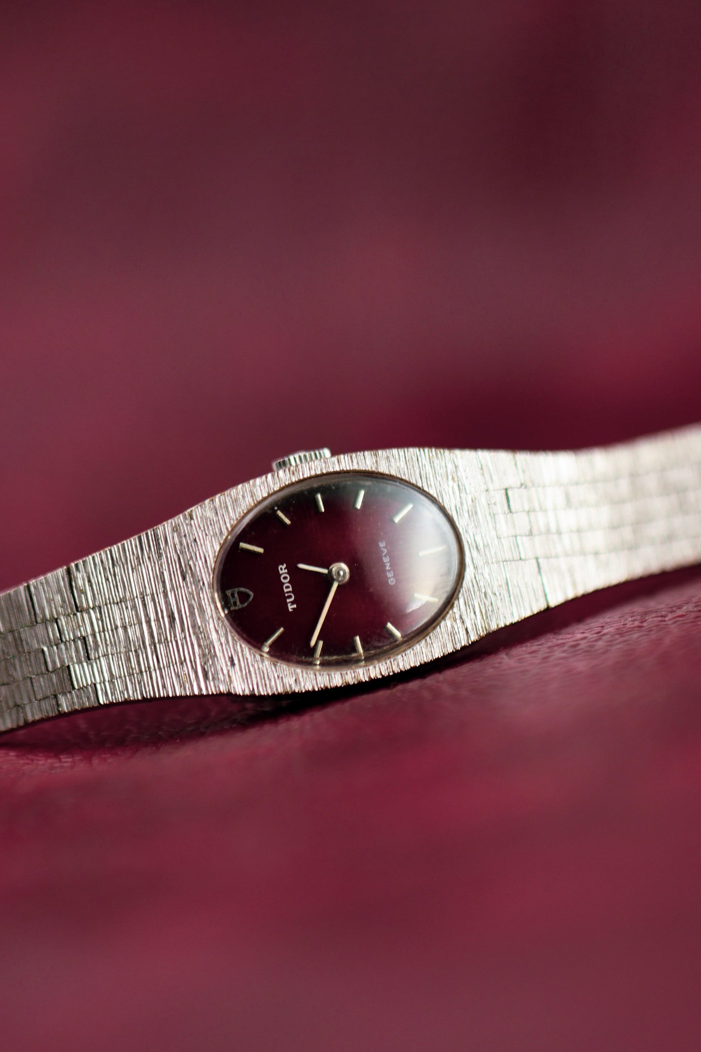 Tudor Lady | Ruby Red Dial | Textured