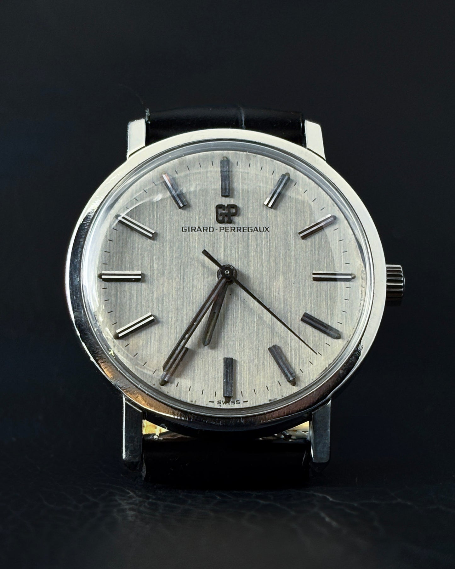 Girard-Perregaux Manual Wind | Textured Steel/Silver Dial