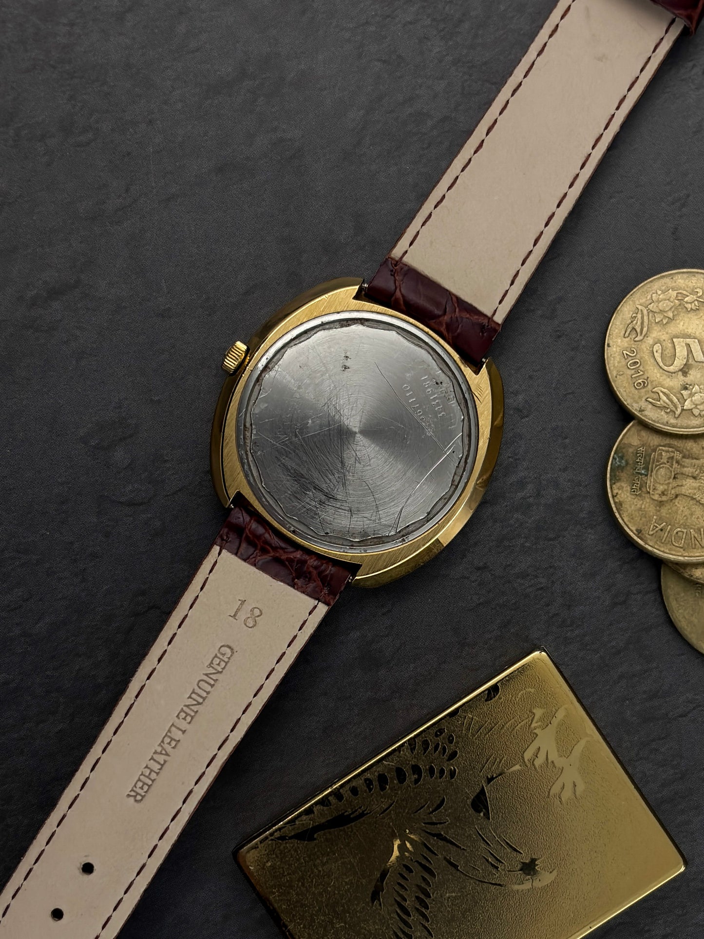 Universal Geneve Gilt Shadow Ultra Slim Automatic