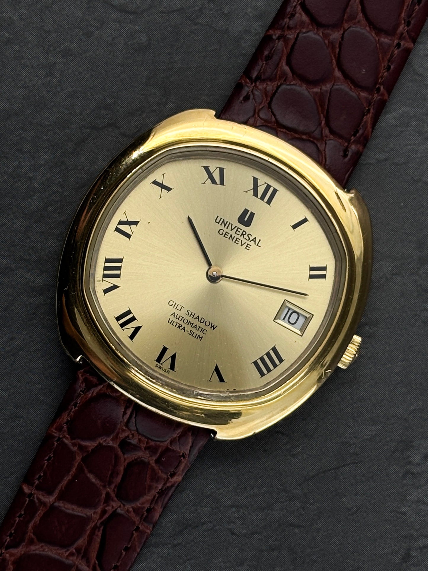 Universal Geneve Gilt Shadow Ultra Slim Automatic