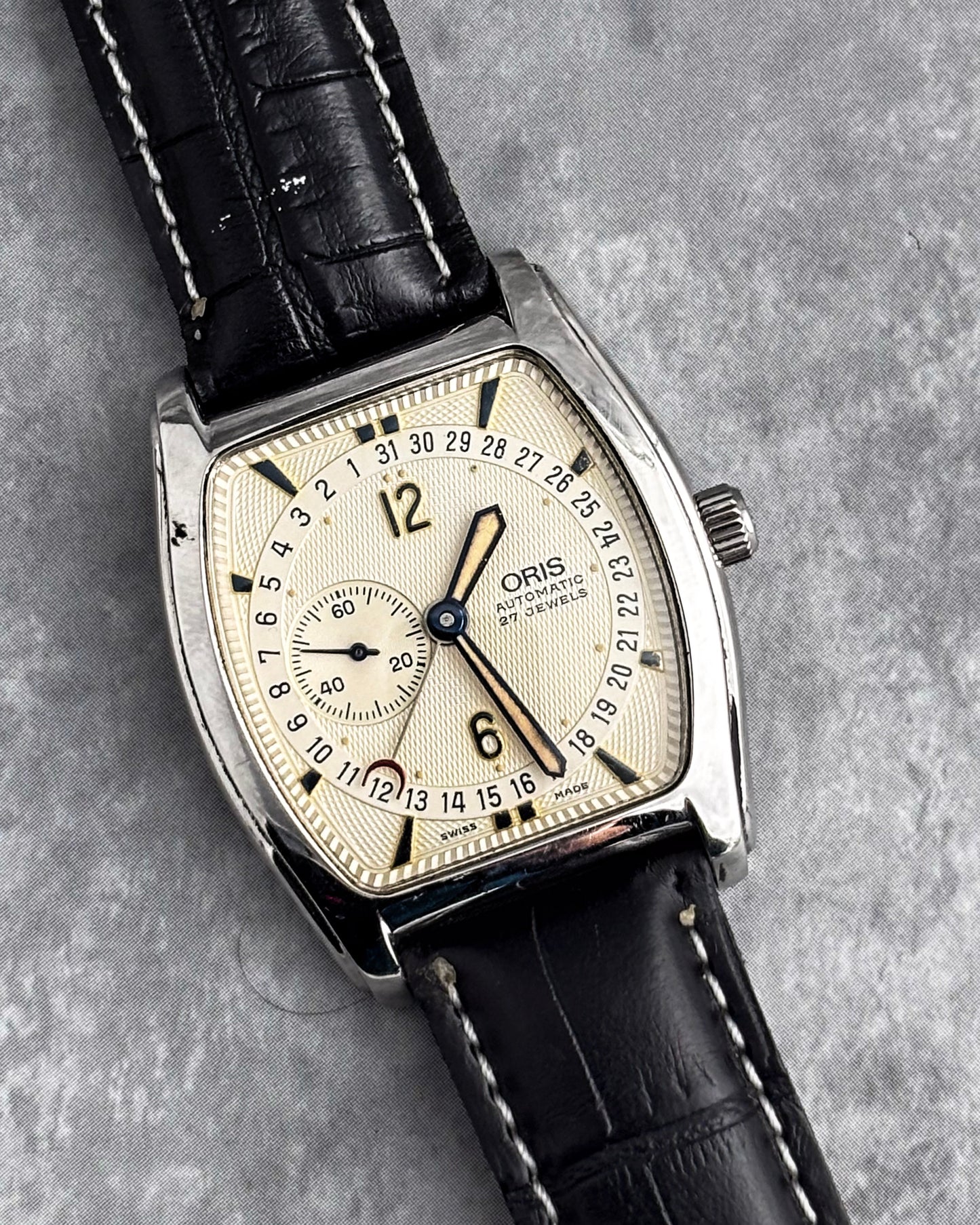 Oris Classic Tonneau Date Pointer