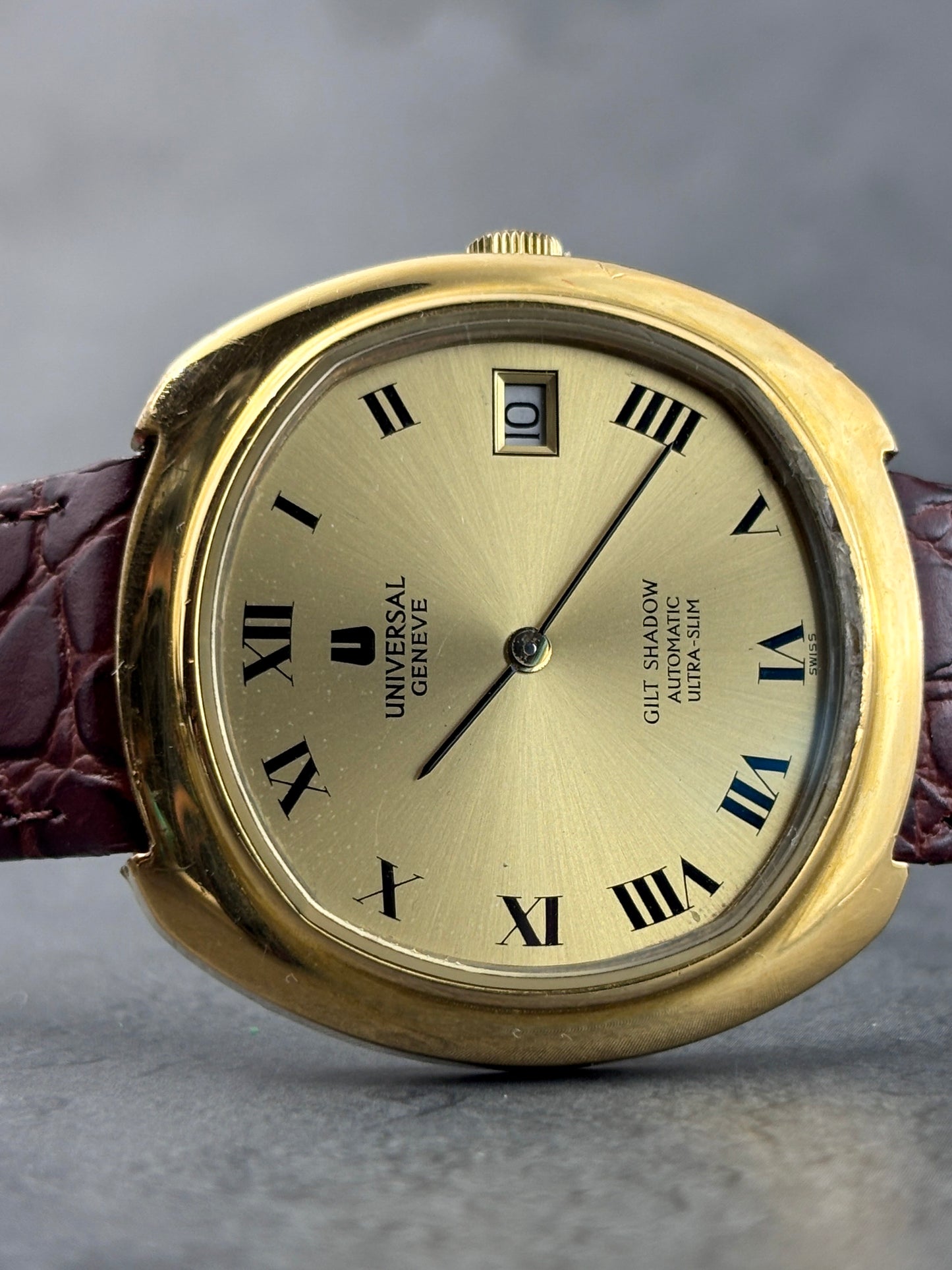 Universal Geneve Gilt Shadow Ultra Slim Automatic