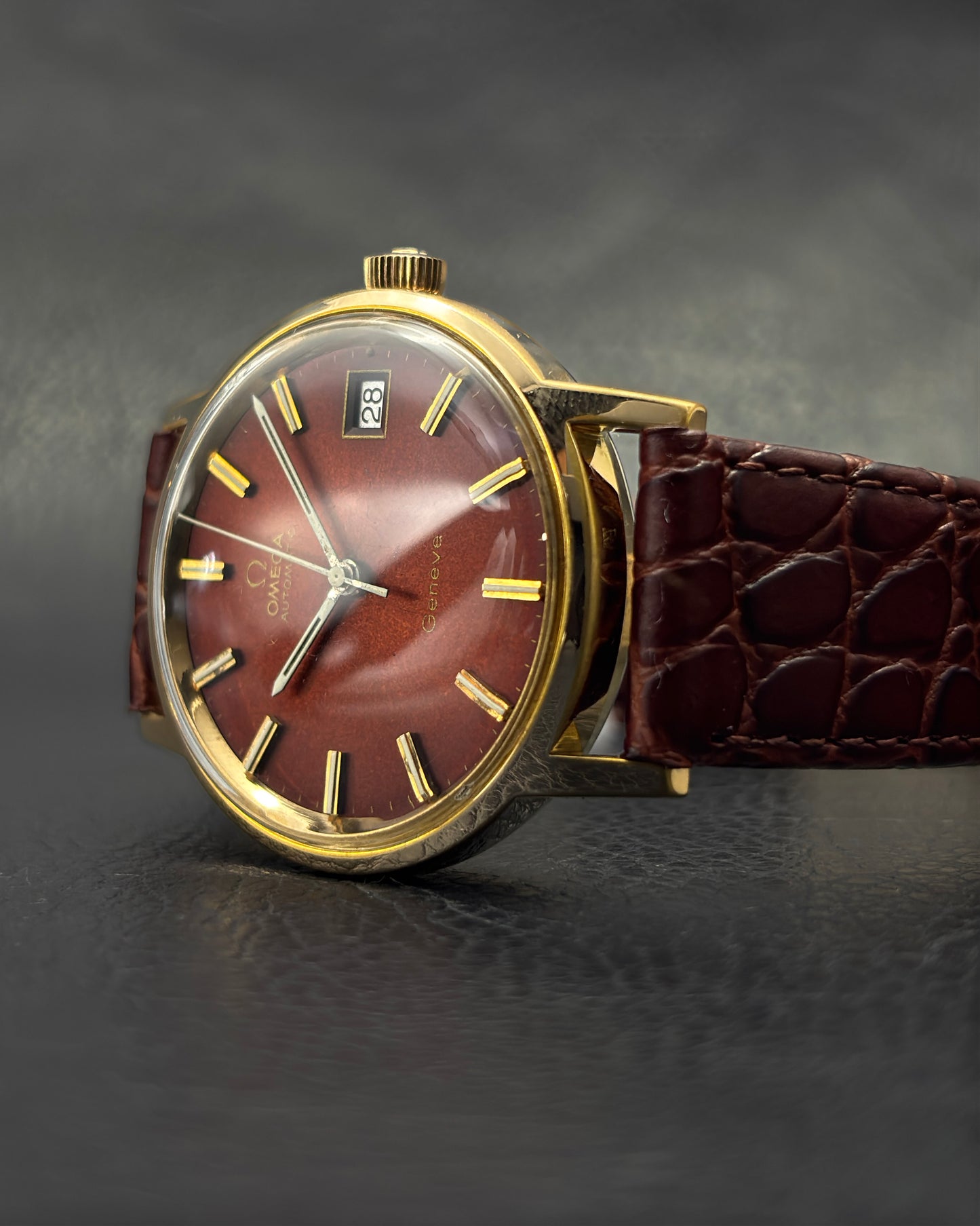 Omega Genève Automatic | Rare Burgundy Dial