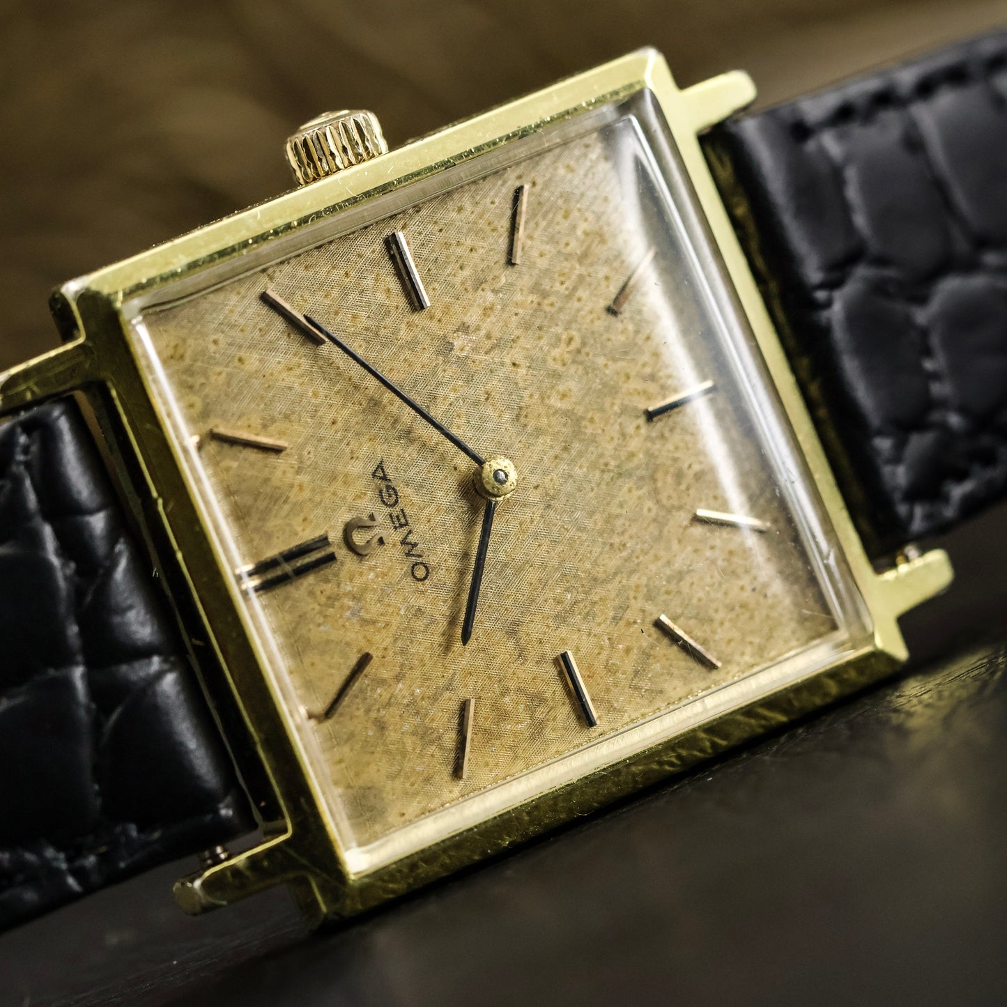 Omega Tank Genève