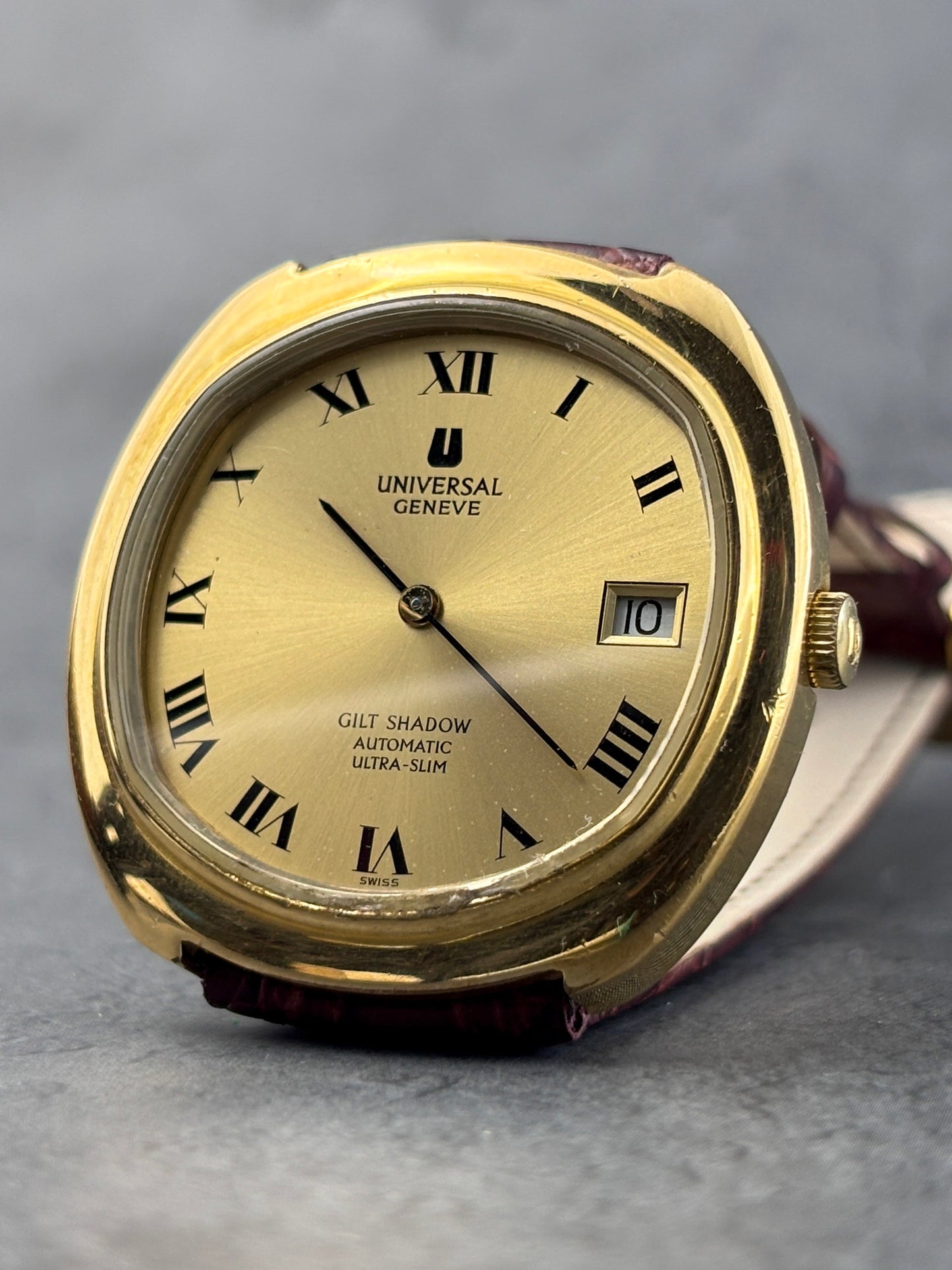 Universal Geneve Gilt Shadow Ultra Slim Automatic