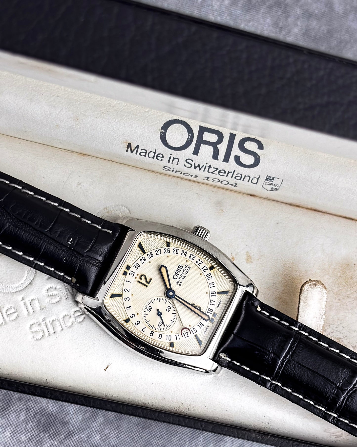 Oris Classic Tonneau Date Pointer