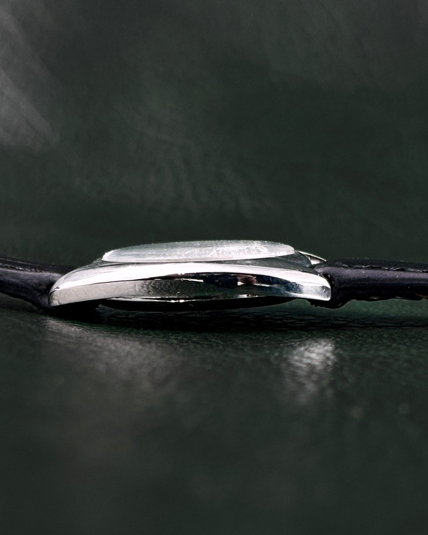 Universal Genève ladies - white shadow design