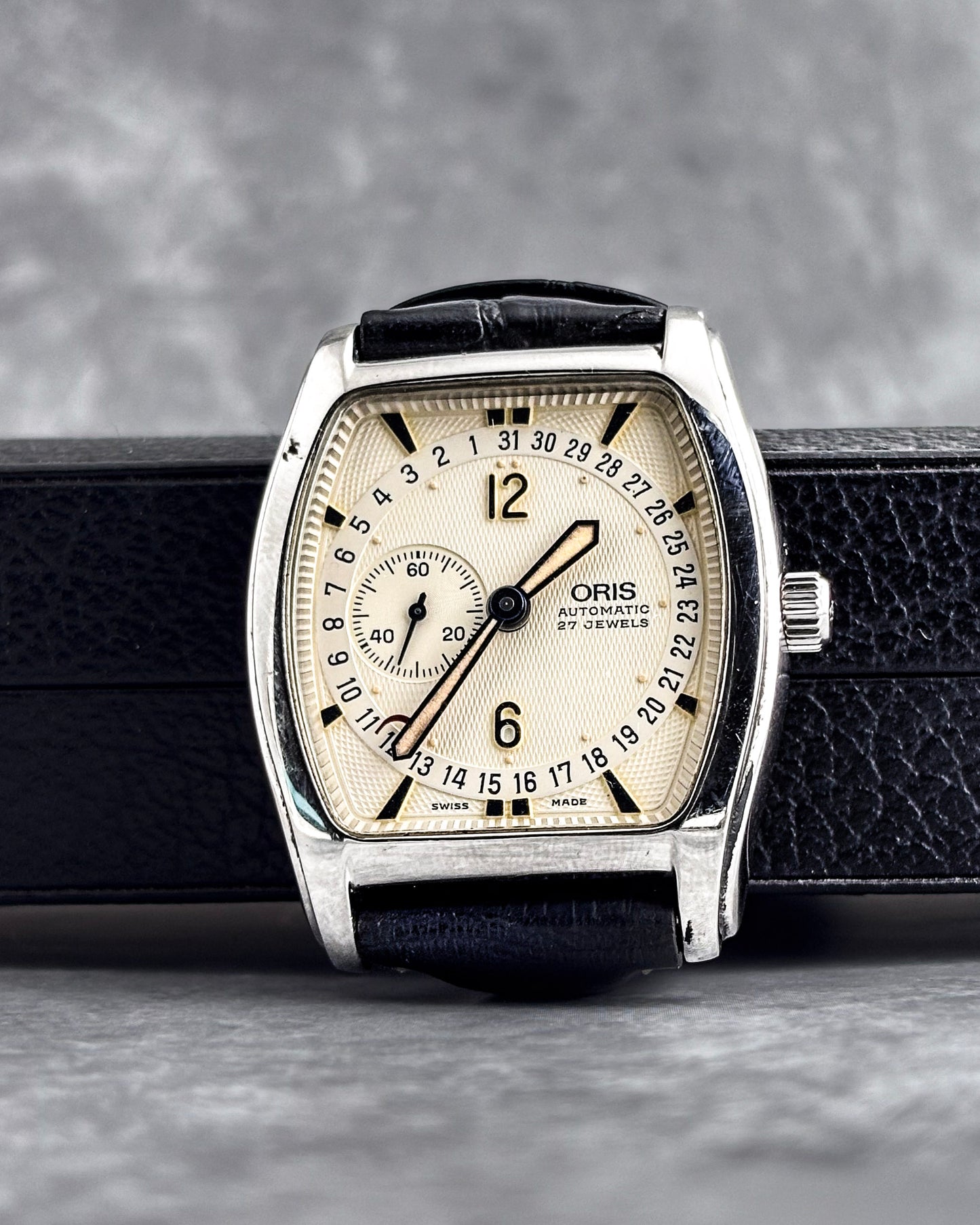 Oris Classic Tonneau Date Pointer