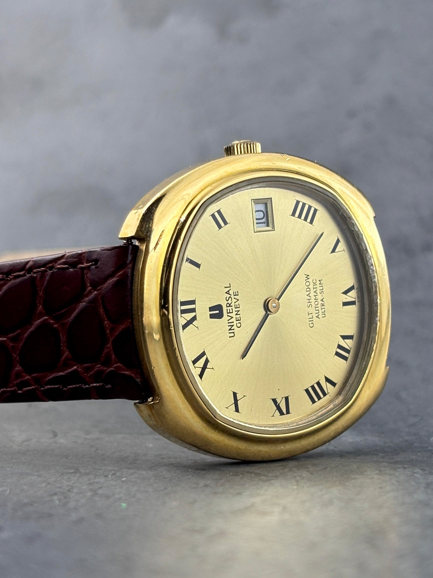 Universal Geneve Gilt Shadow Ultra Slim Automatic