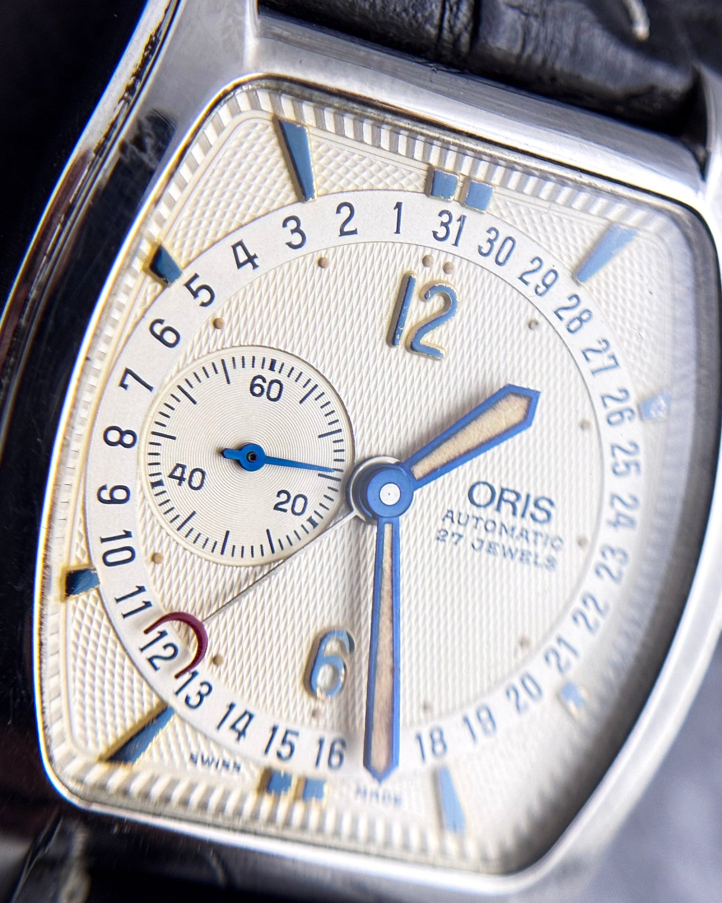 Oris Classic Tonneau Date Pointer