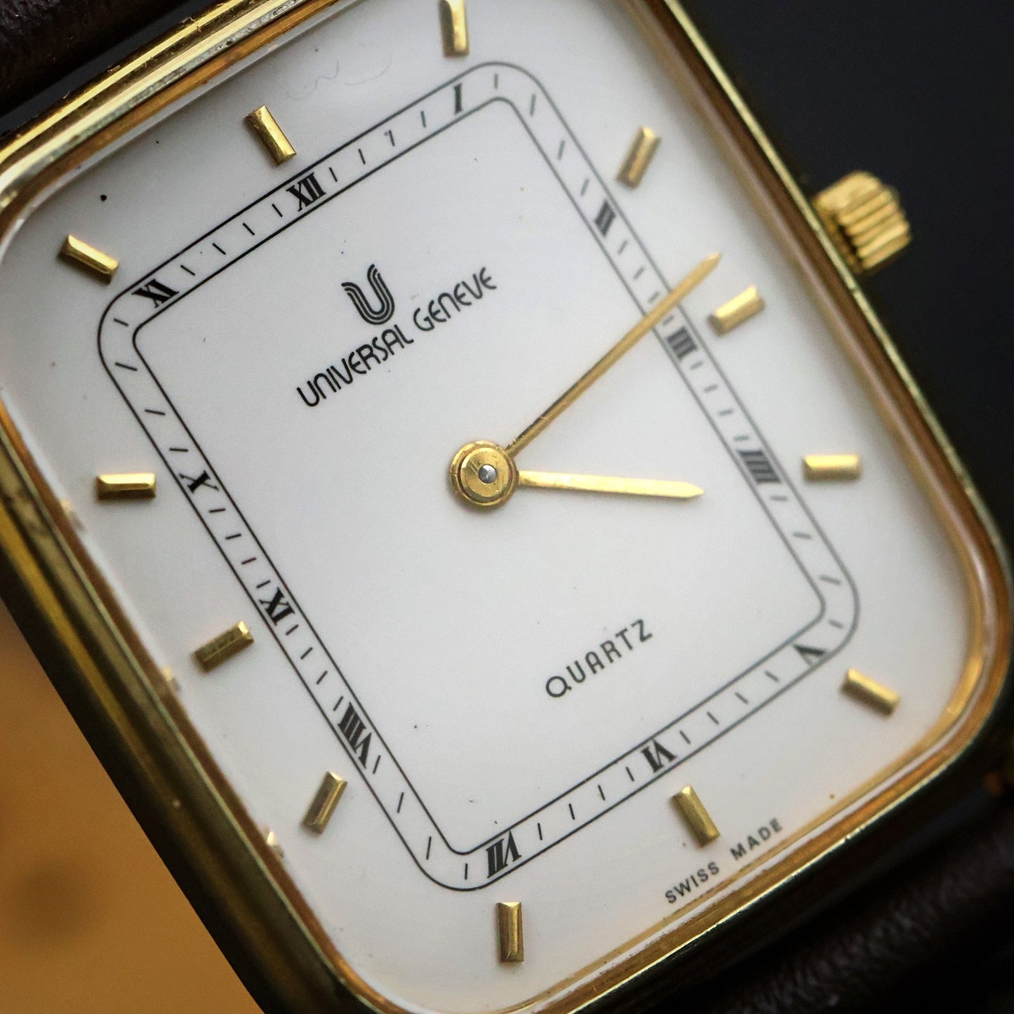 Universal Geneve Tank