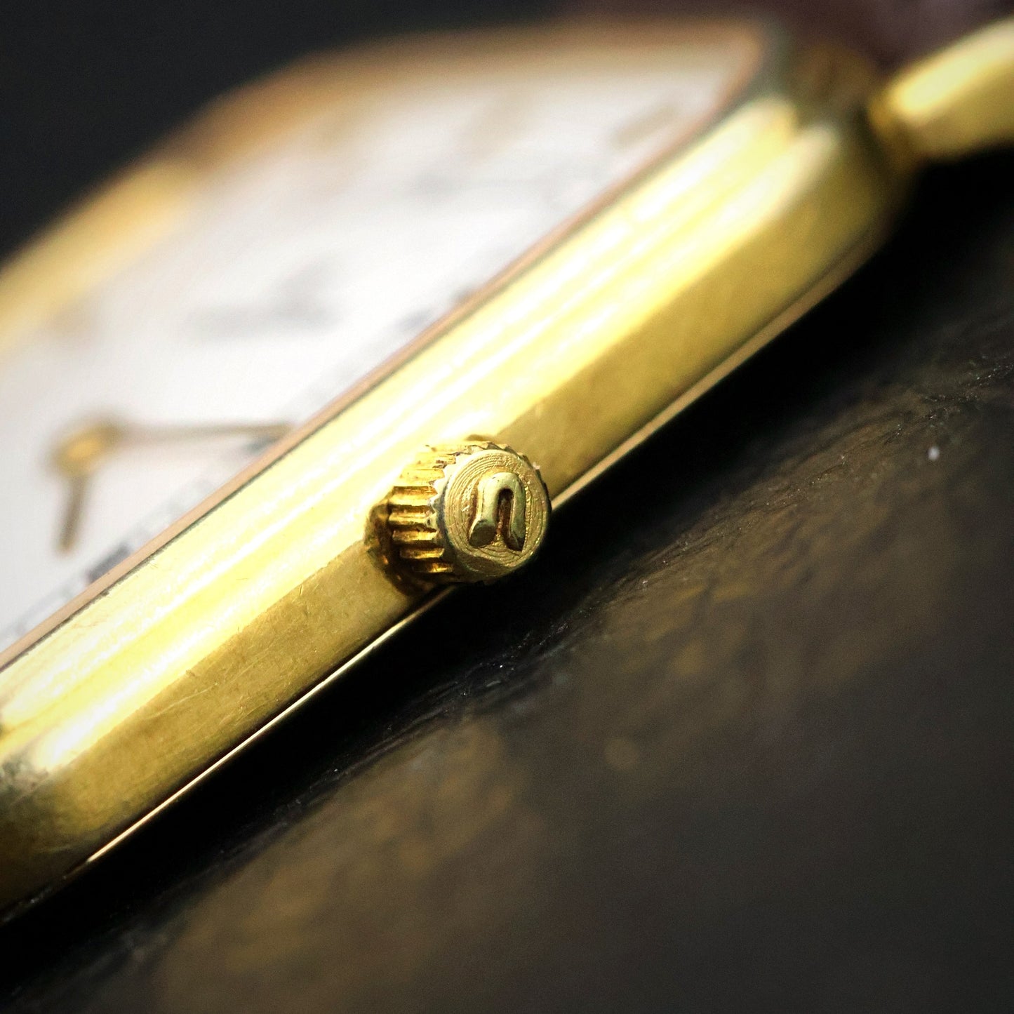 Universal Geneve Tank