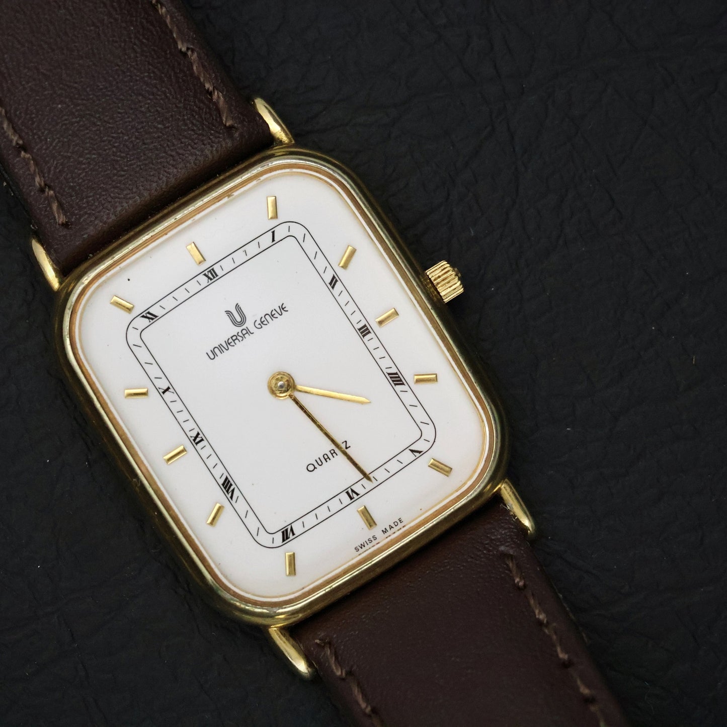 Universal Geneve Tank