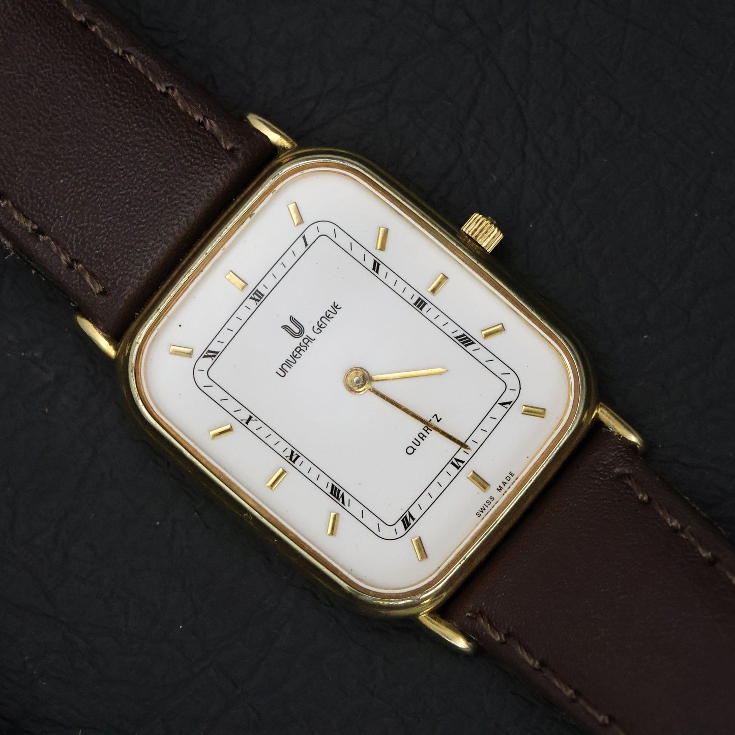 Universal Geneve Tank