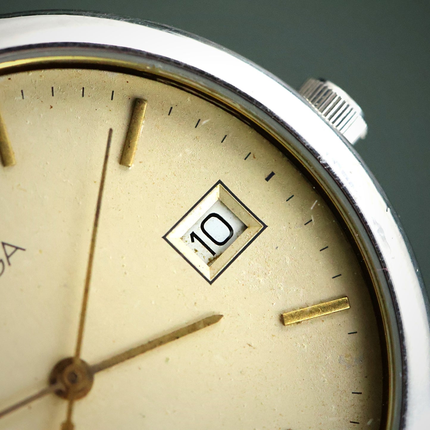 Omega - Steel Rice-Bead Bracelet, Cream Dial with Date