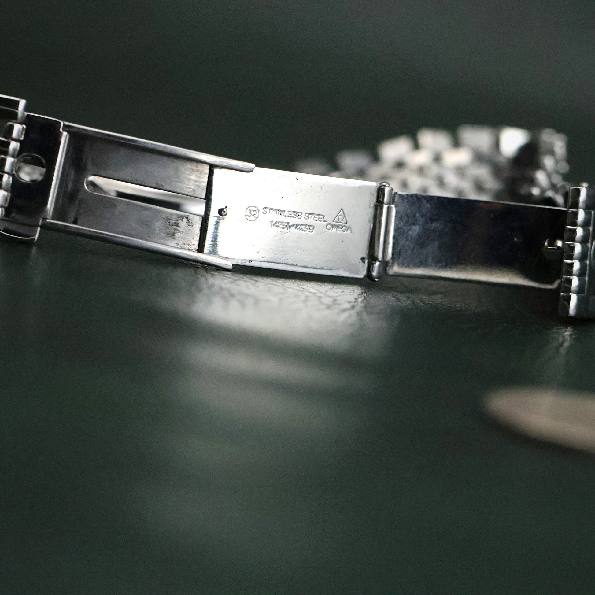 Omega - Steel Rice-Bead Bracelet, Cream Dial with Date