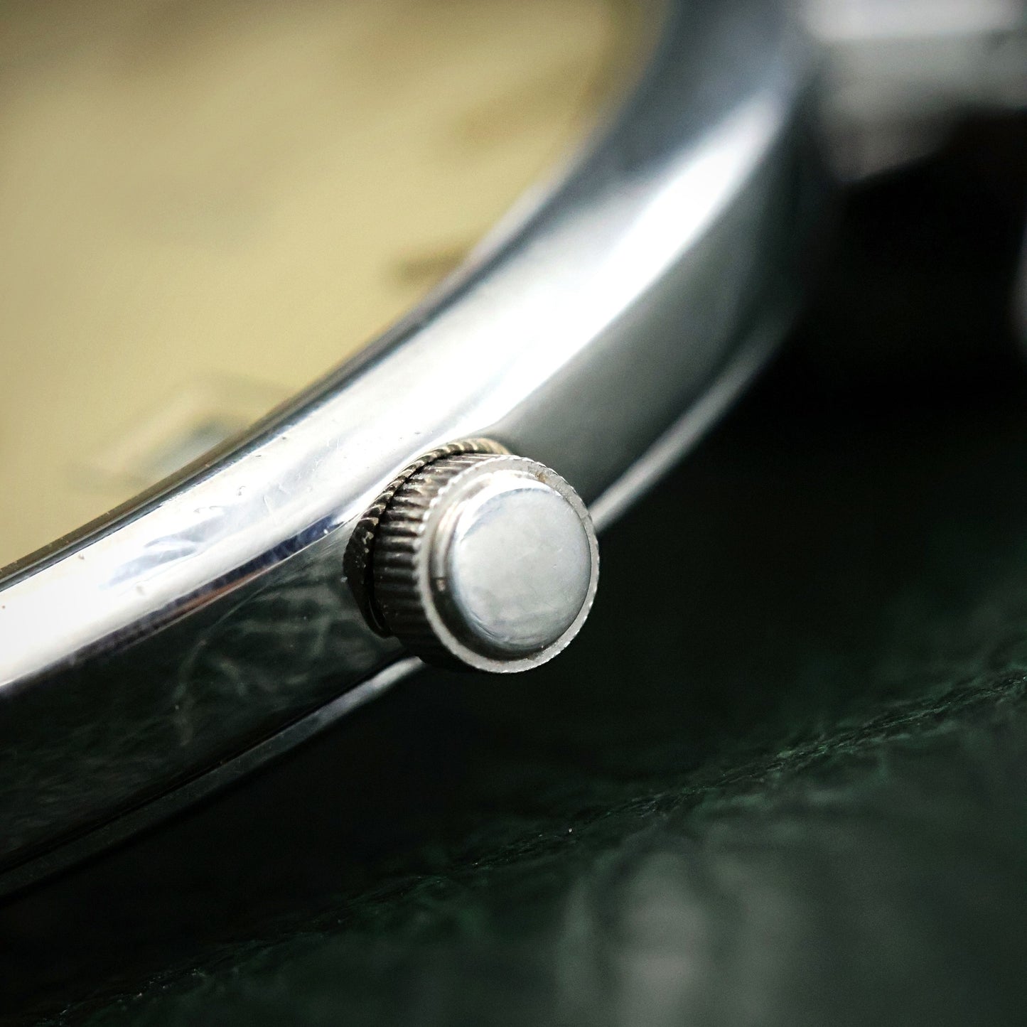 Omega - Steel Rice-Bead Bracelet, Cream Dial with Date