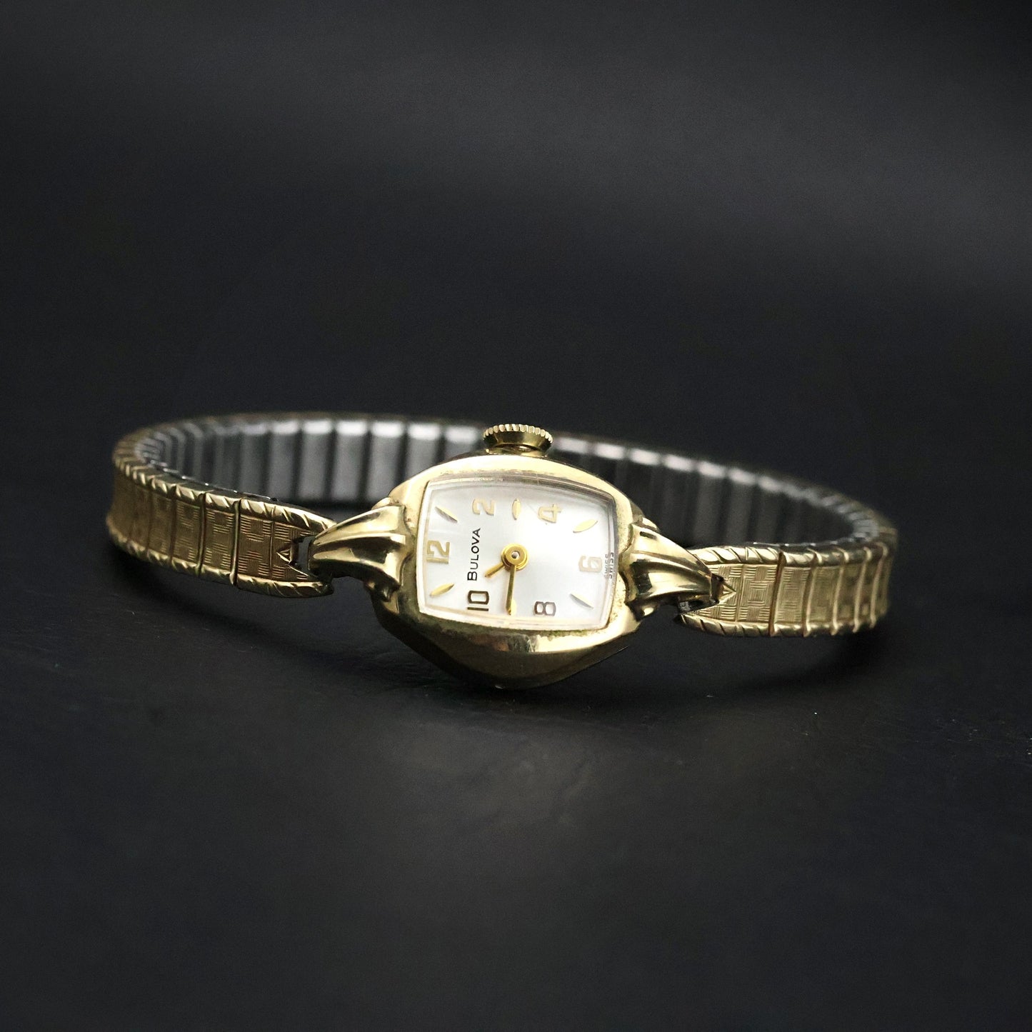 Bulova Ladies Vintage Tonneau | Cream Dial | Gold Expansion