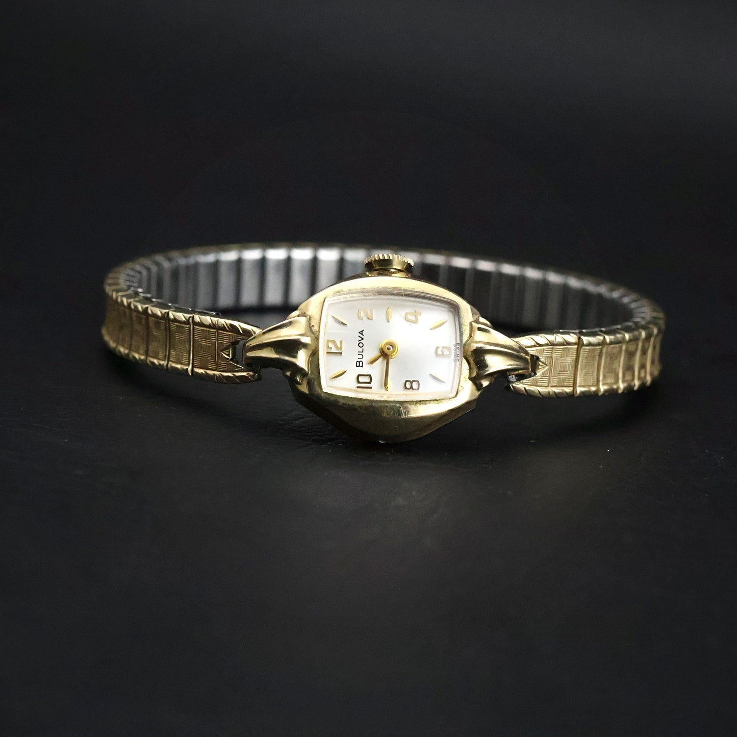 Bulova Ladies Vintage Tonneau | Cream Dial | Gold Expansion