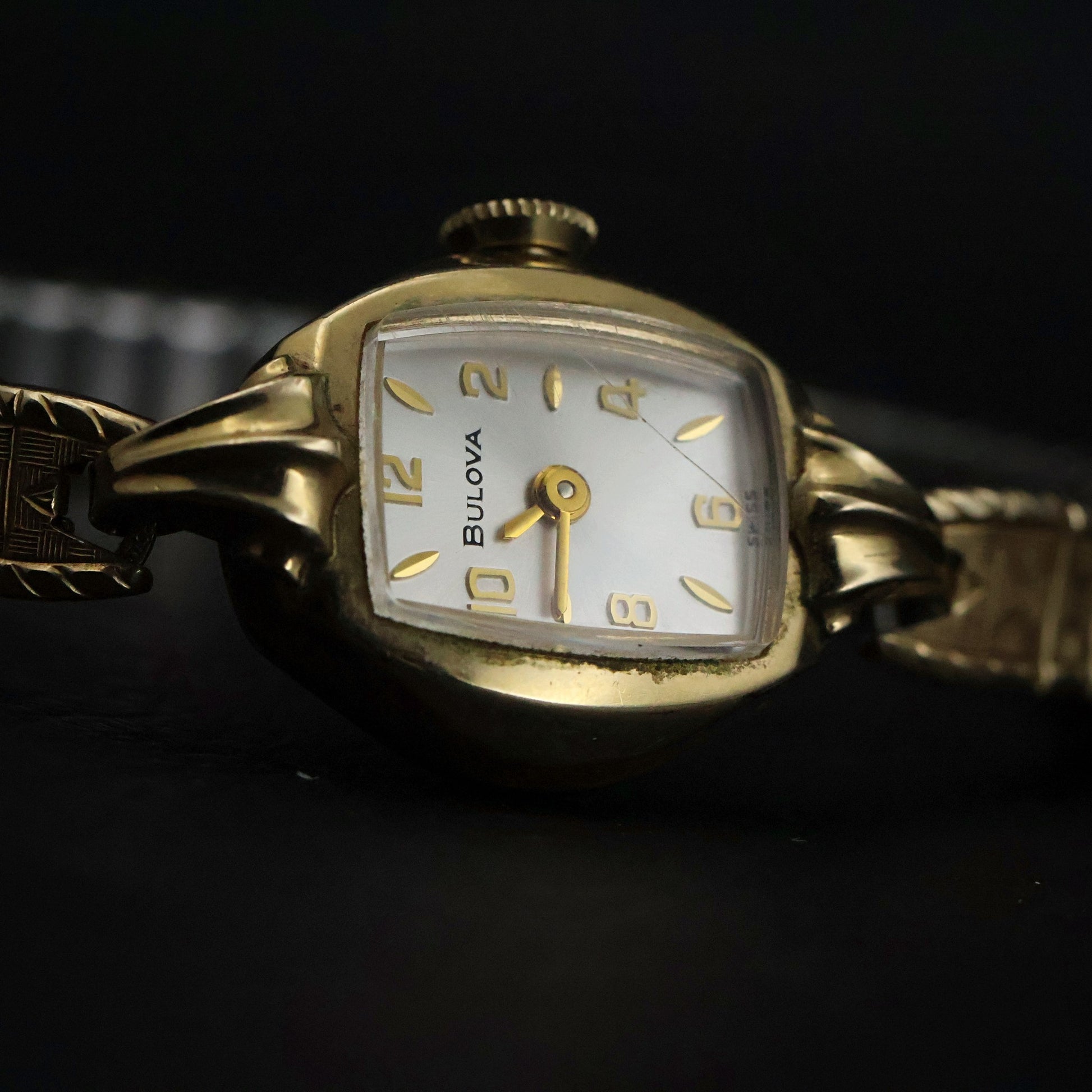 Bulova Ladies Vintage Tonneau | Cream Dial | Gold Expansion