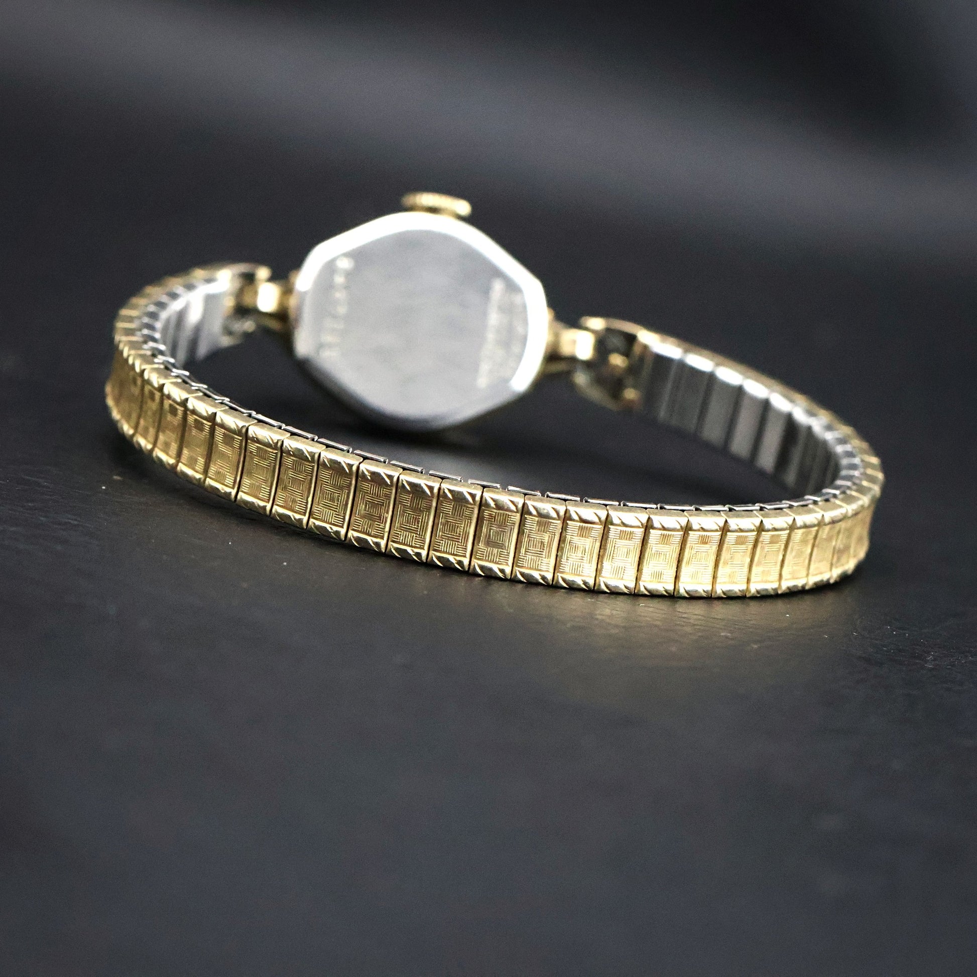 Bulova Ladies Vintage Tonneau | Cream Dial | Gold Expansion