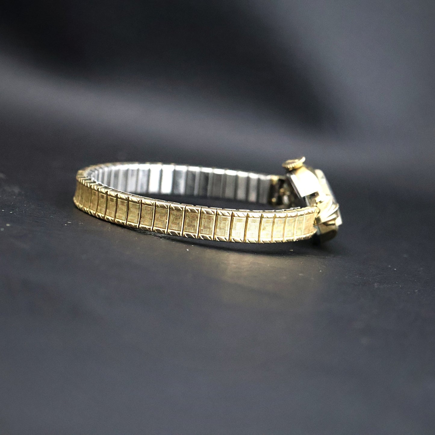 Bulova Ladies Vintage Tonneau | Cream Dial | Gold Expansion