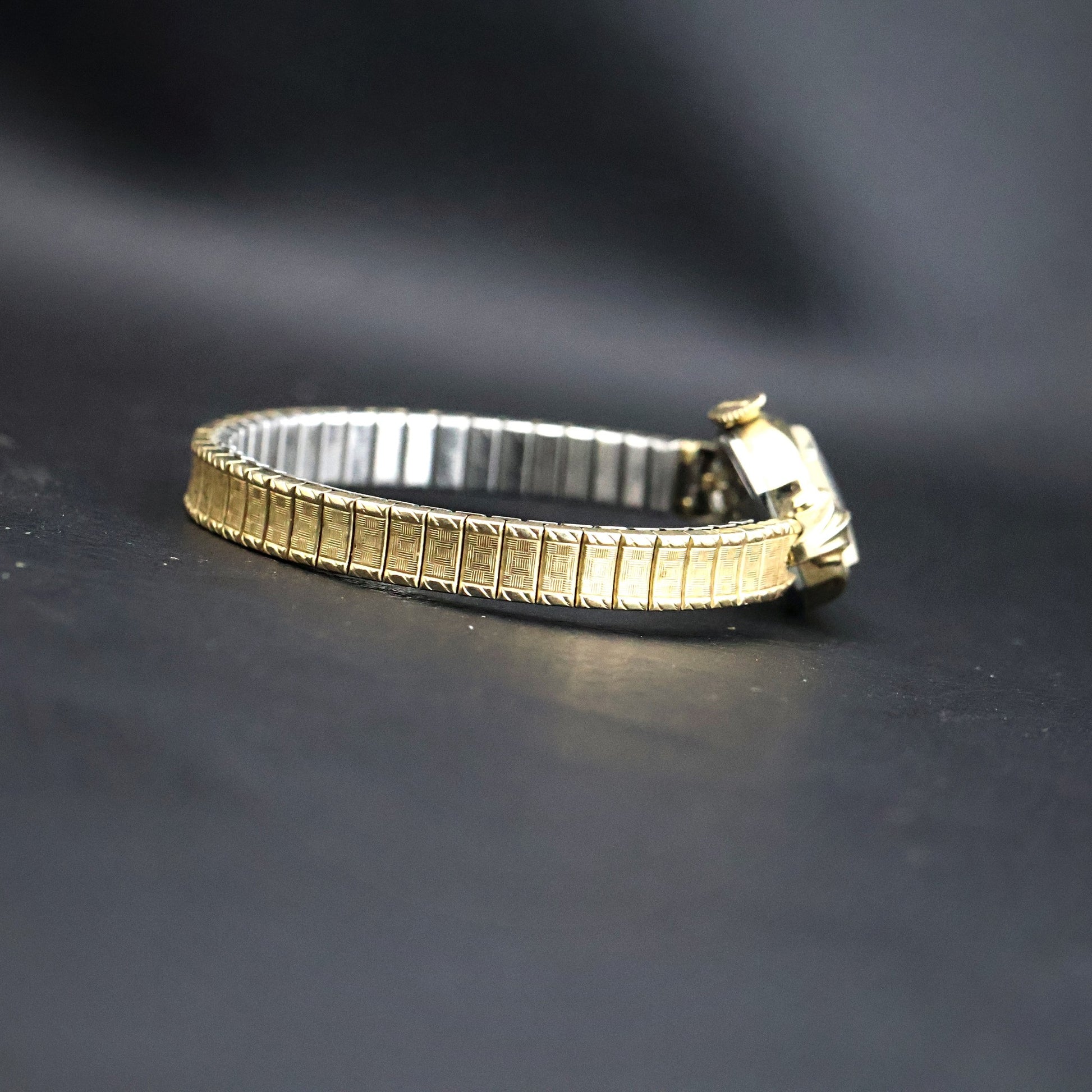 Bulova Ladies Vintage Tonneau | Cream Dial | Gold Expansion