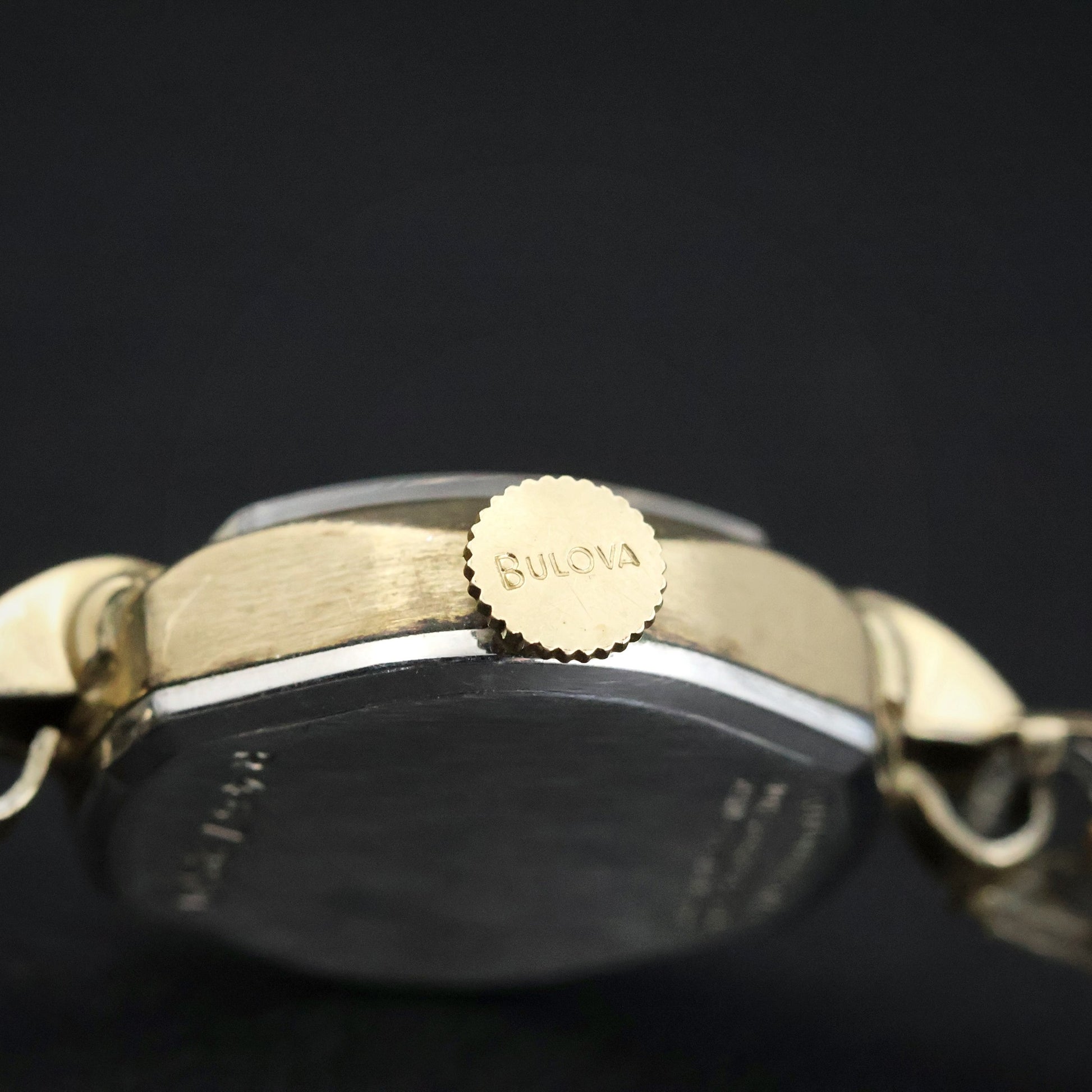 Bulova Ladies Vintage Tonneau | Cream Dial | Gold Expansion