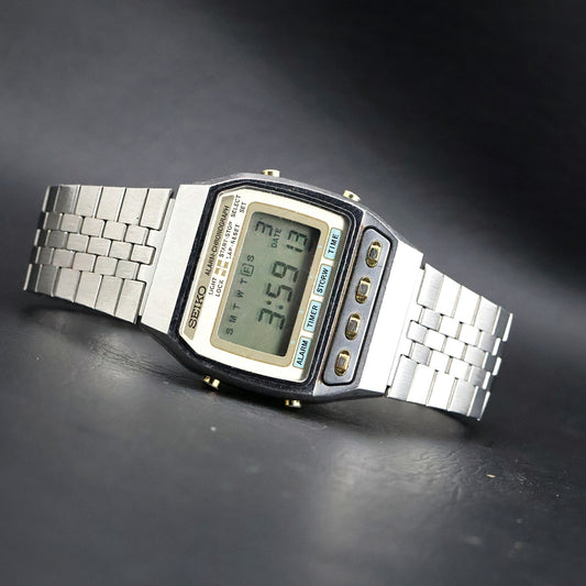 Seiko Digital LCD Alarm Chronograph | Steel Cushion