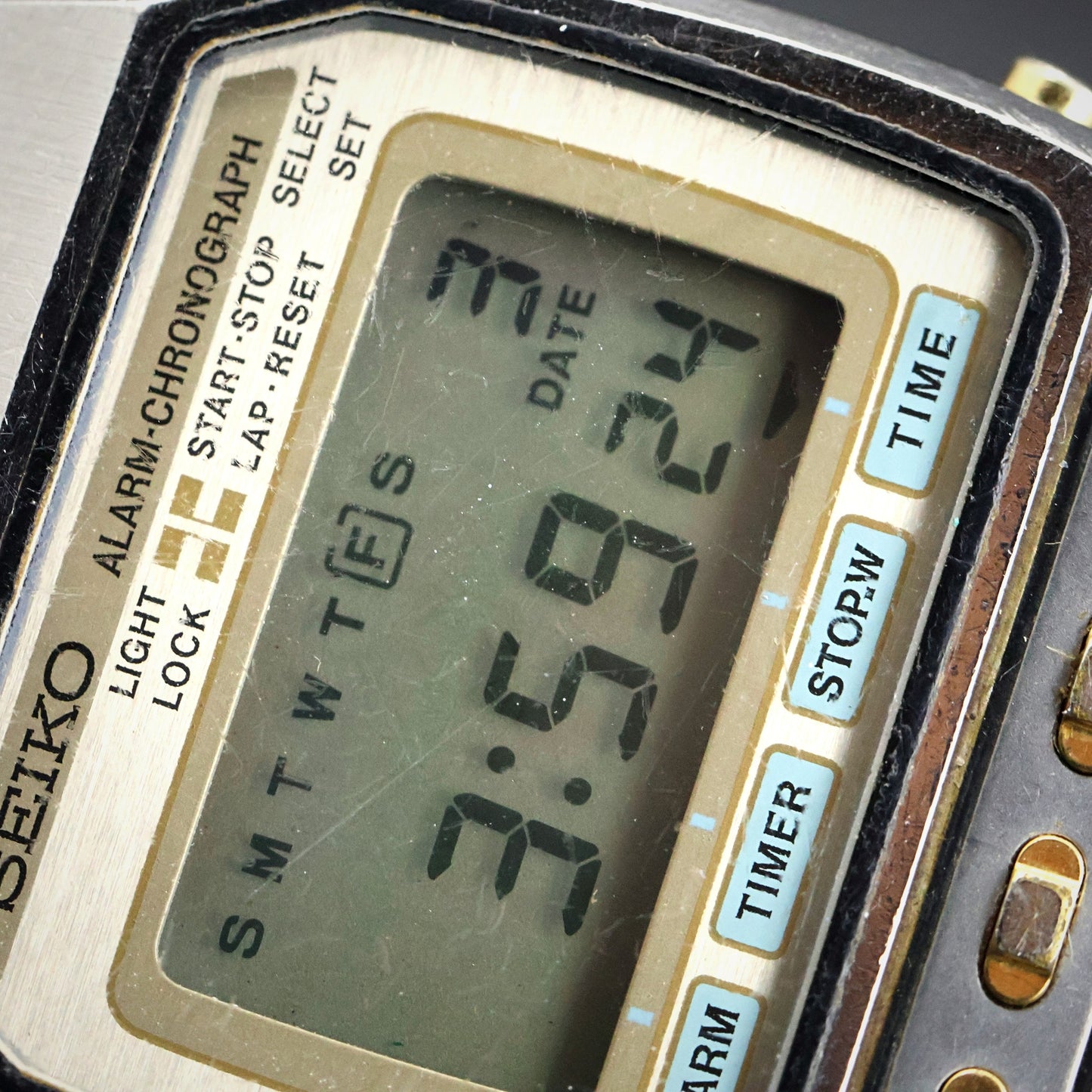 Seiko Digital LCD Alarm Chronograph | Steel Cushion