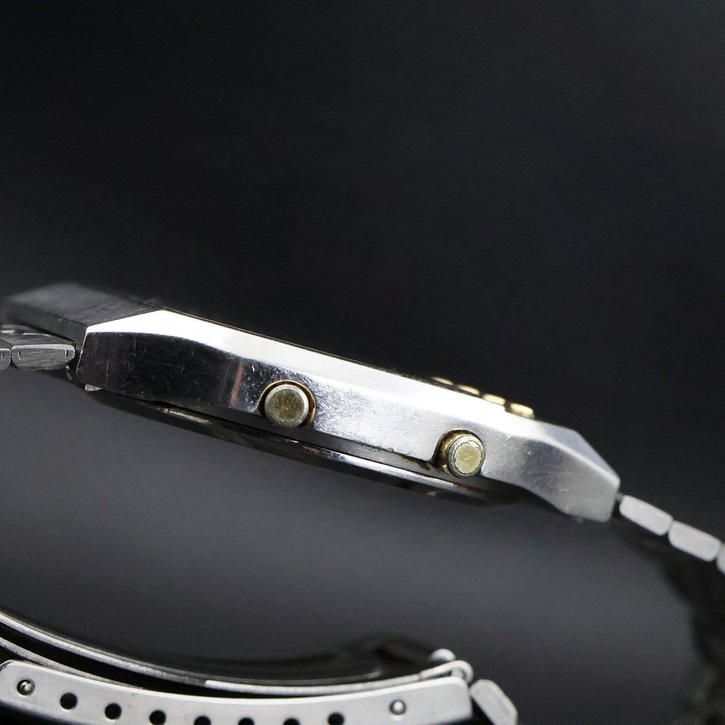 Seiko Digital LCD Alarm Chronograph | Steel Cushion