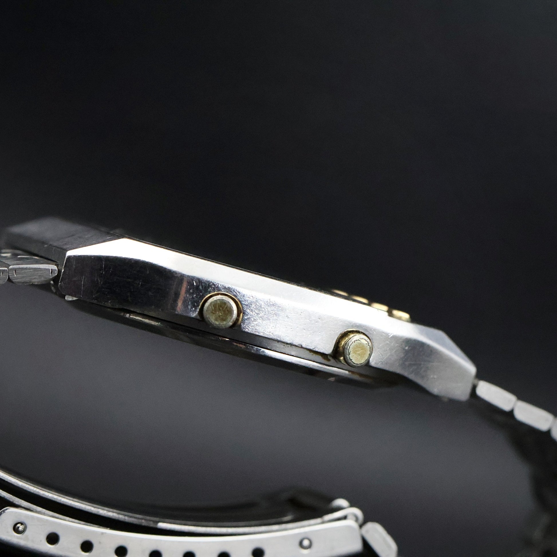 Seiko Digital LCD Alarm Chronograph | Steel Cushion