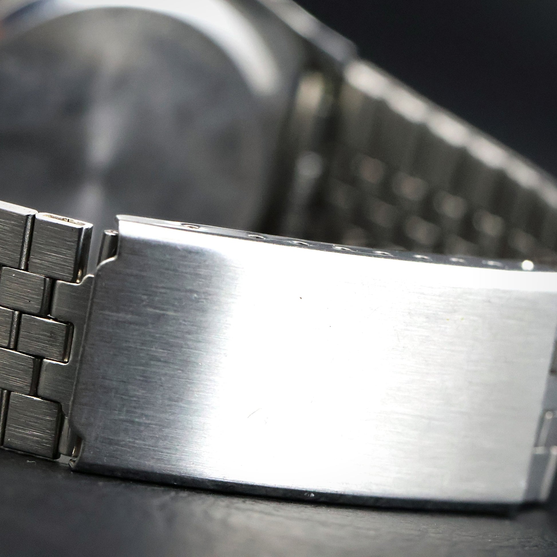Seiko Digital LCD Alarm Chronograph | Steel Cushion