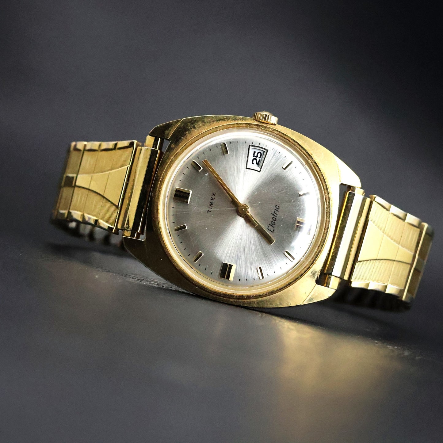 Timex Electric | Gold Round | Silver Sunburst Dial | Date