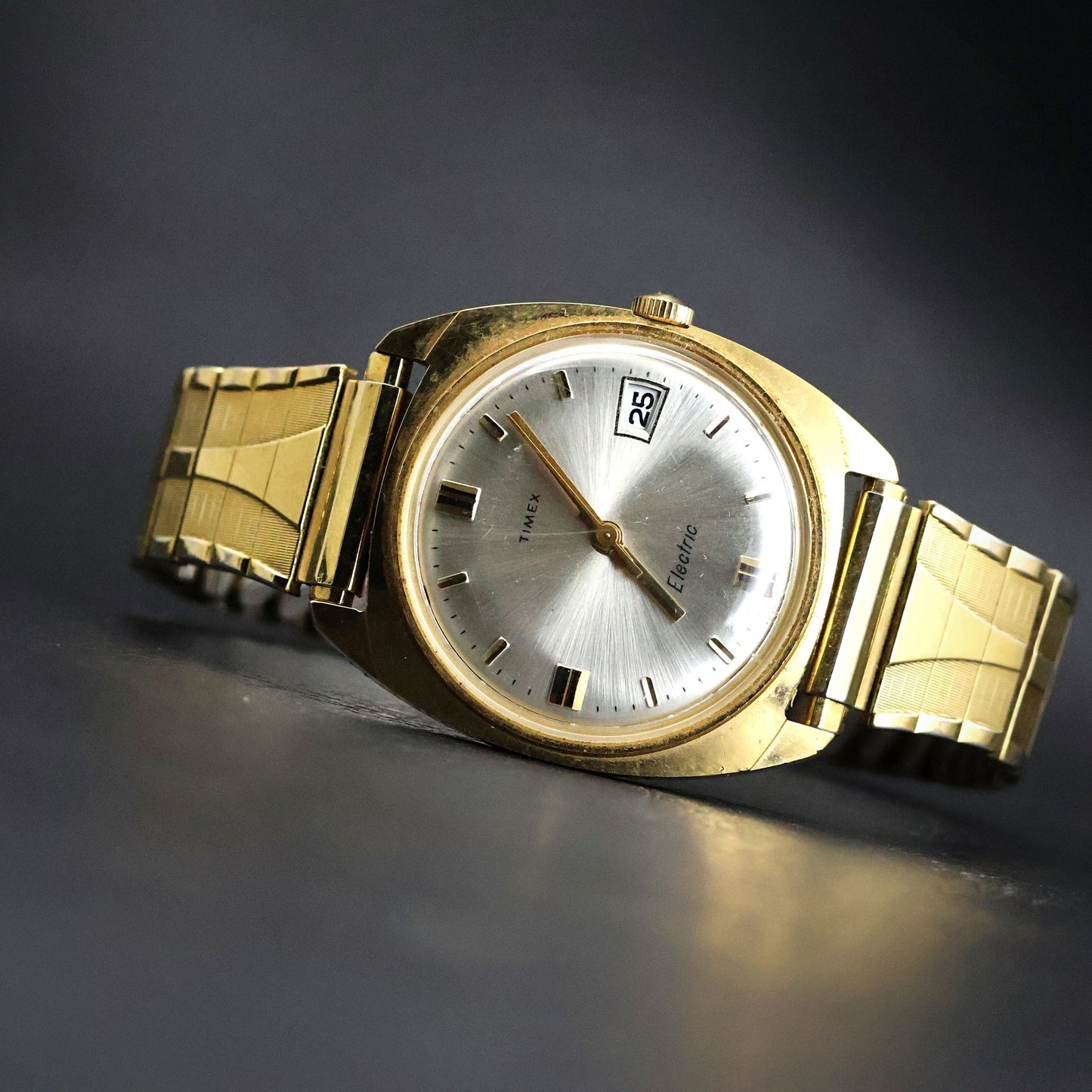 Timex Electric | Gold Round | Silver Sunburst Dial | Date