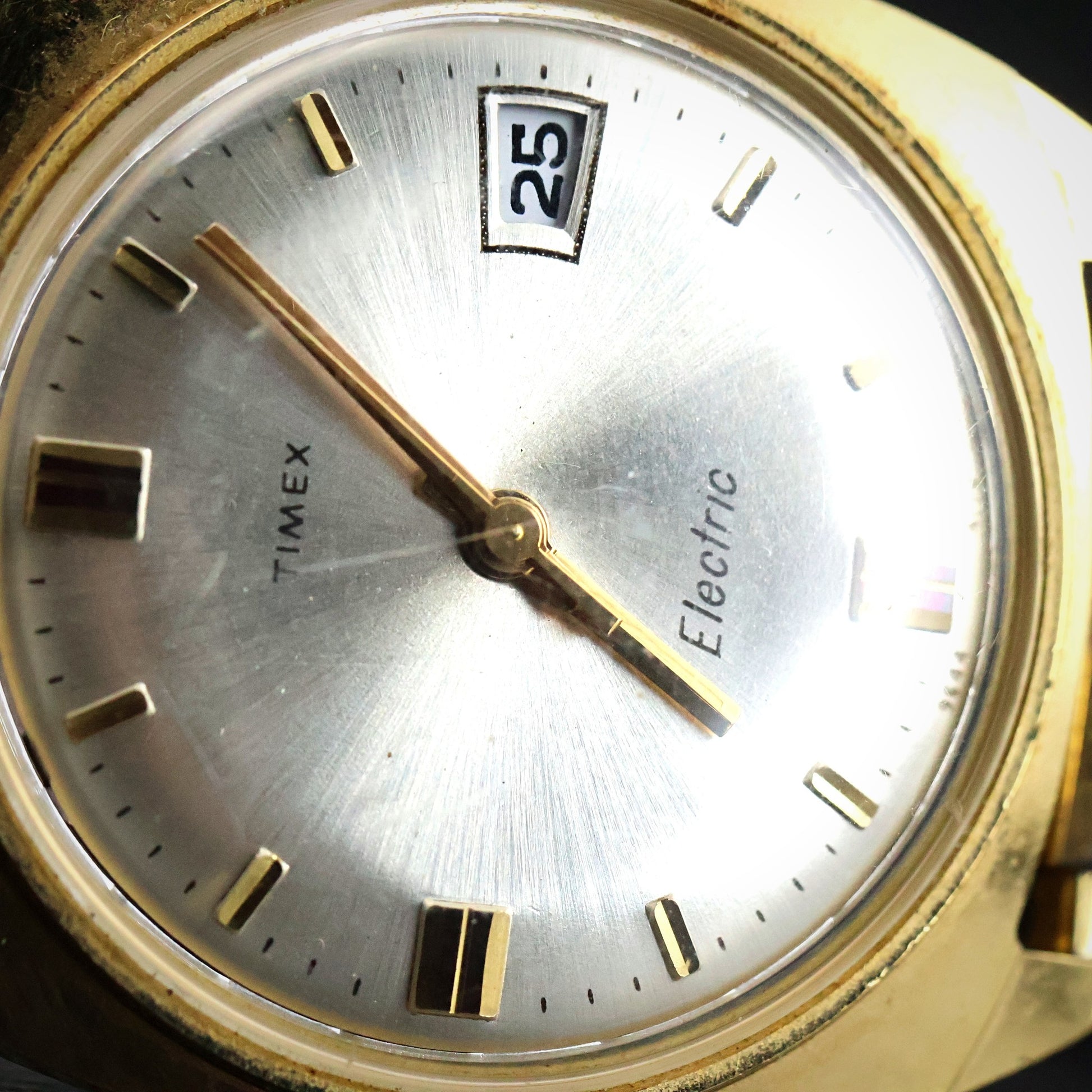 Timex Electric | Gold Round | Silver Sunburst Dial | Date