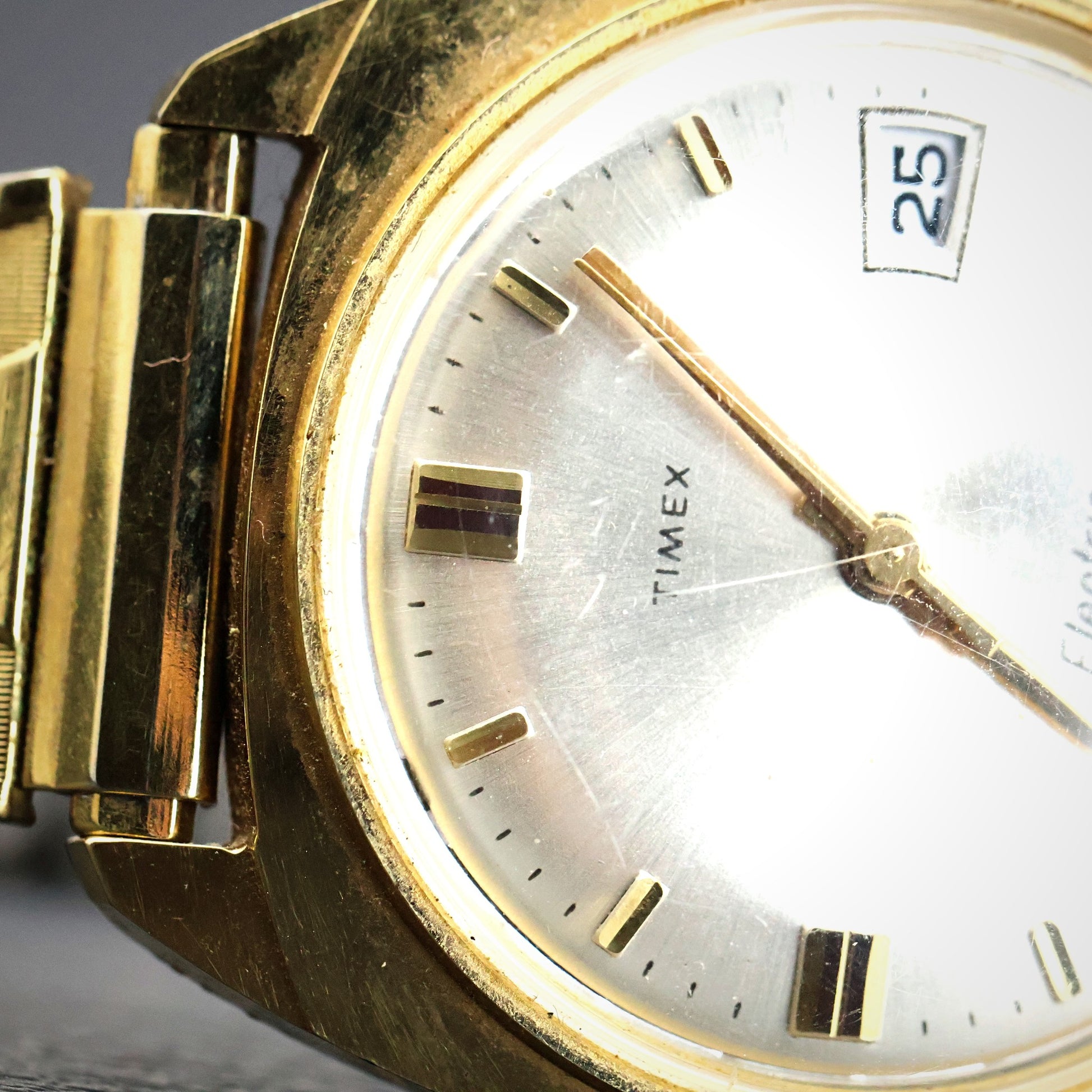 Timex Electric | Gold Round | Silver Sunburst Dial | Date