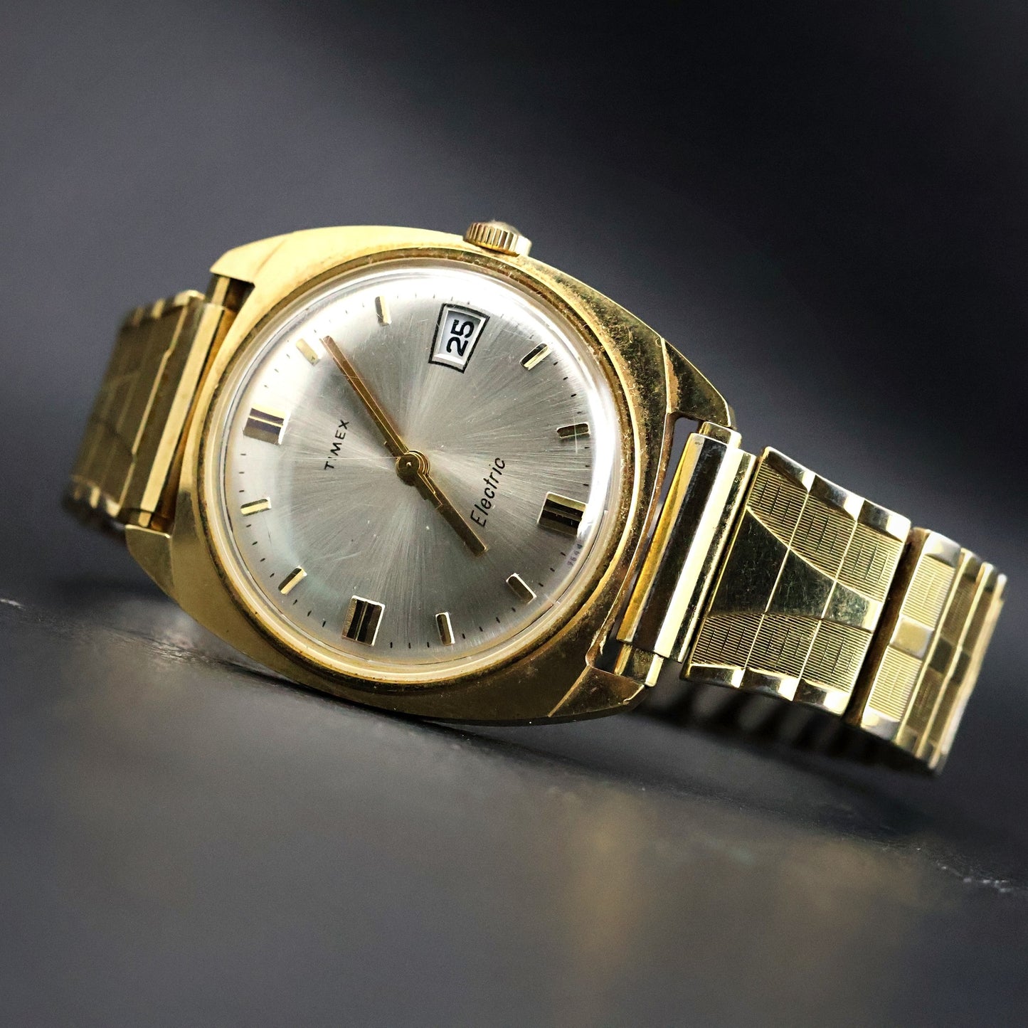 Timex Electric | Gold Round | Silver Sunburst Dial | Date