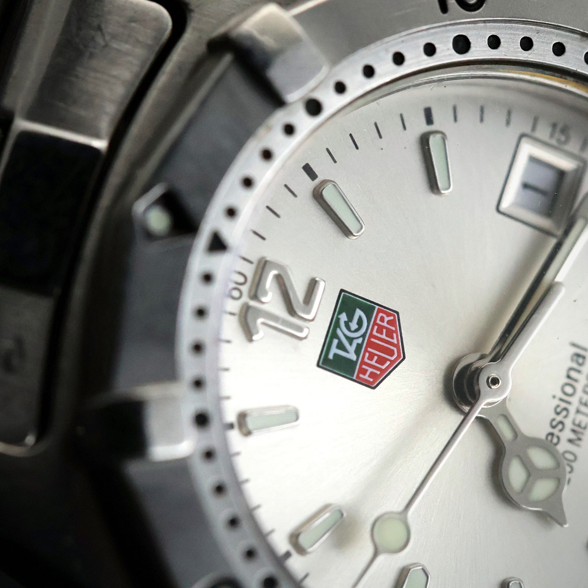Tag Heuer Professional 2000 | Steel | Silver Dial | Rotating Bezel