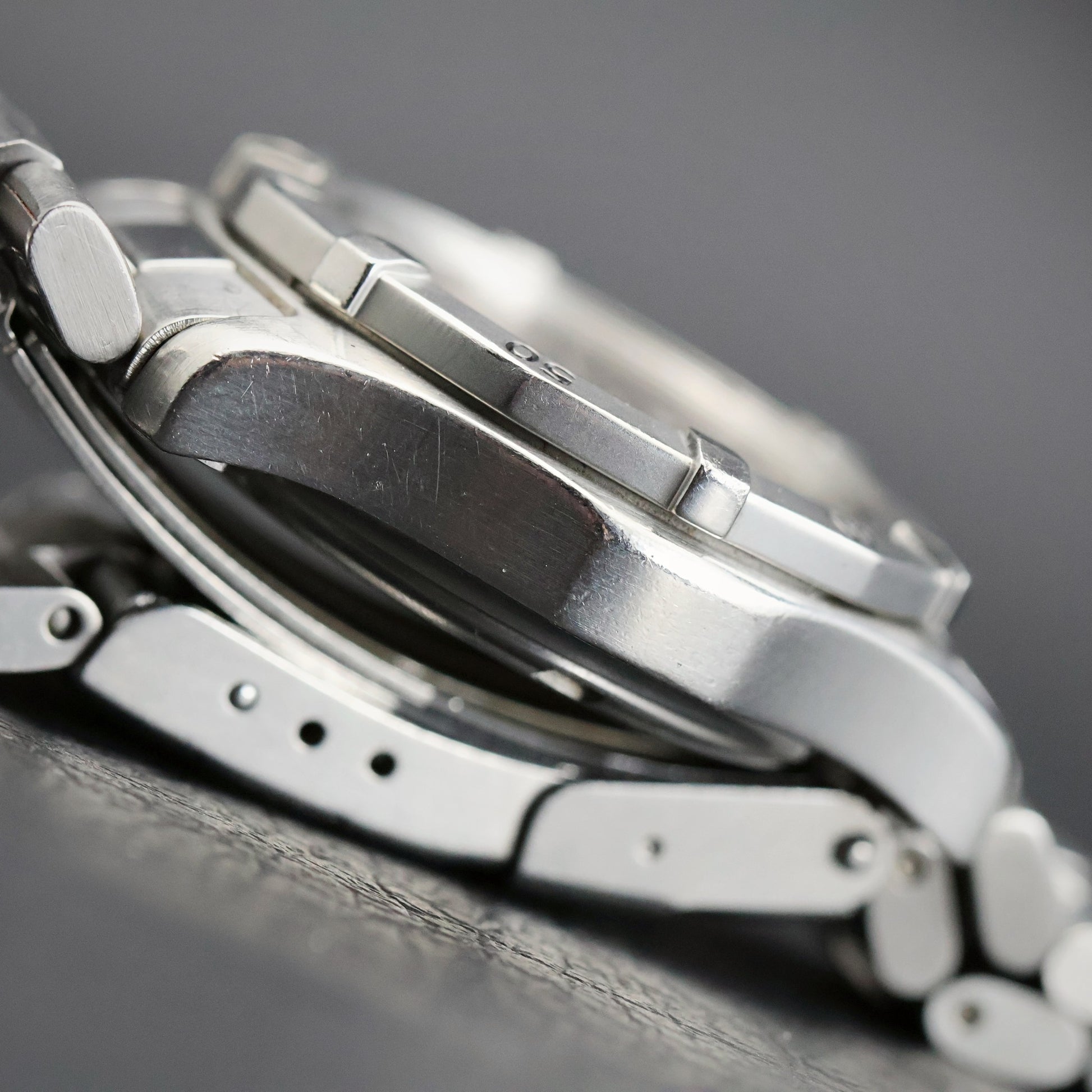 Tag Heuer Professional 2000 | Steel | Silver Dial | Rotating Bezel