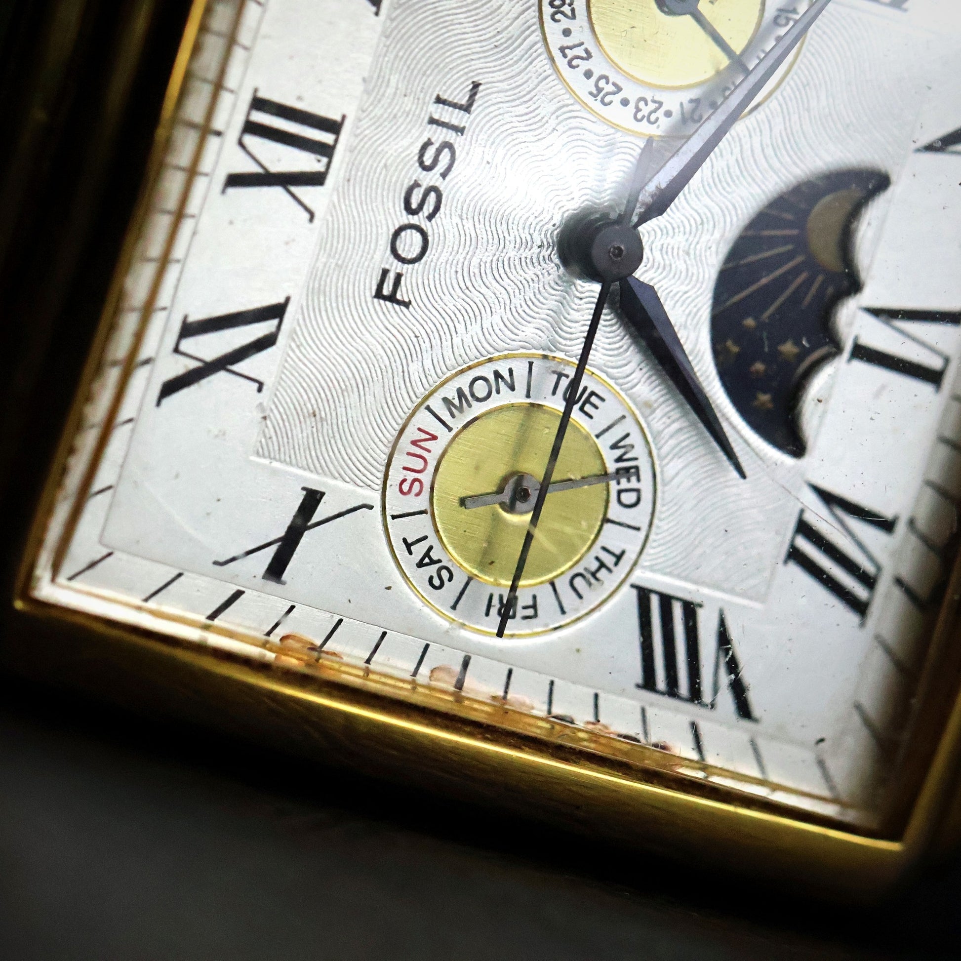 Fossil Moonphase | Gold Square | White Roman Dial